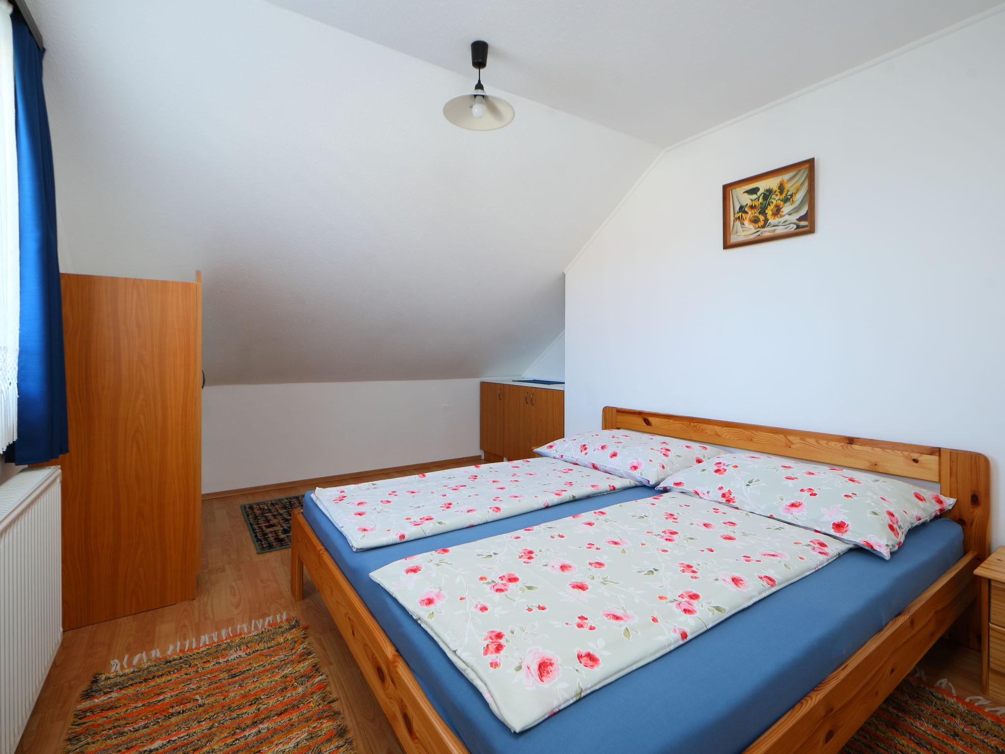 Foto 5 - Apartment mit 2 Schlafzimmern in Balatonfüred mit garten und blick auf die berge