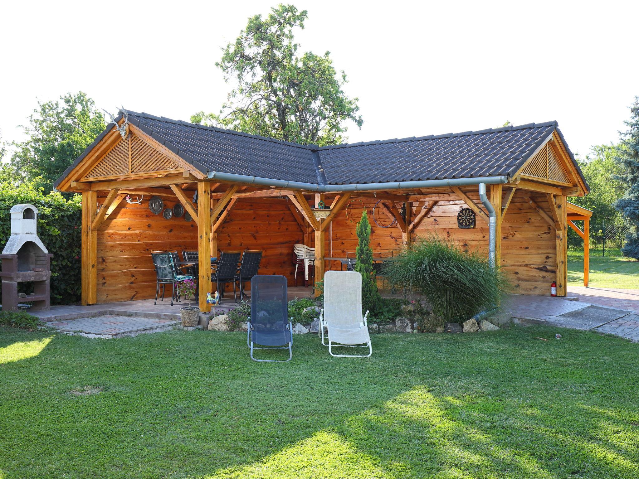 Foto 19 - Apartamento de 2 quartos em Balatonfüred com jardim e vista para a montanha