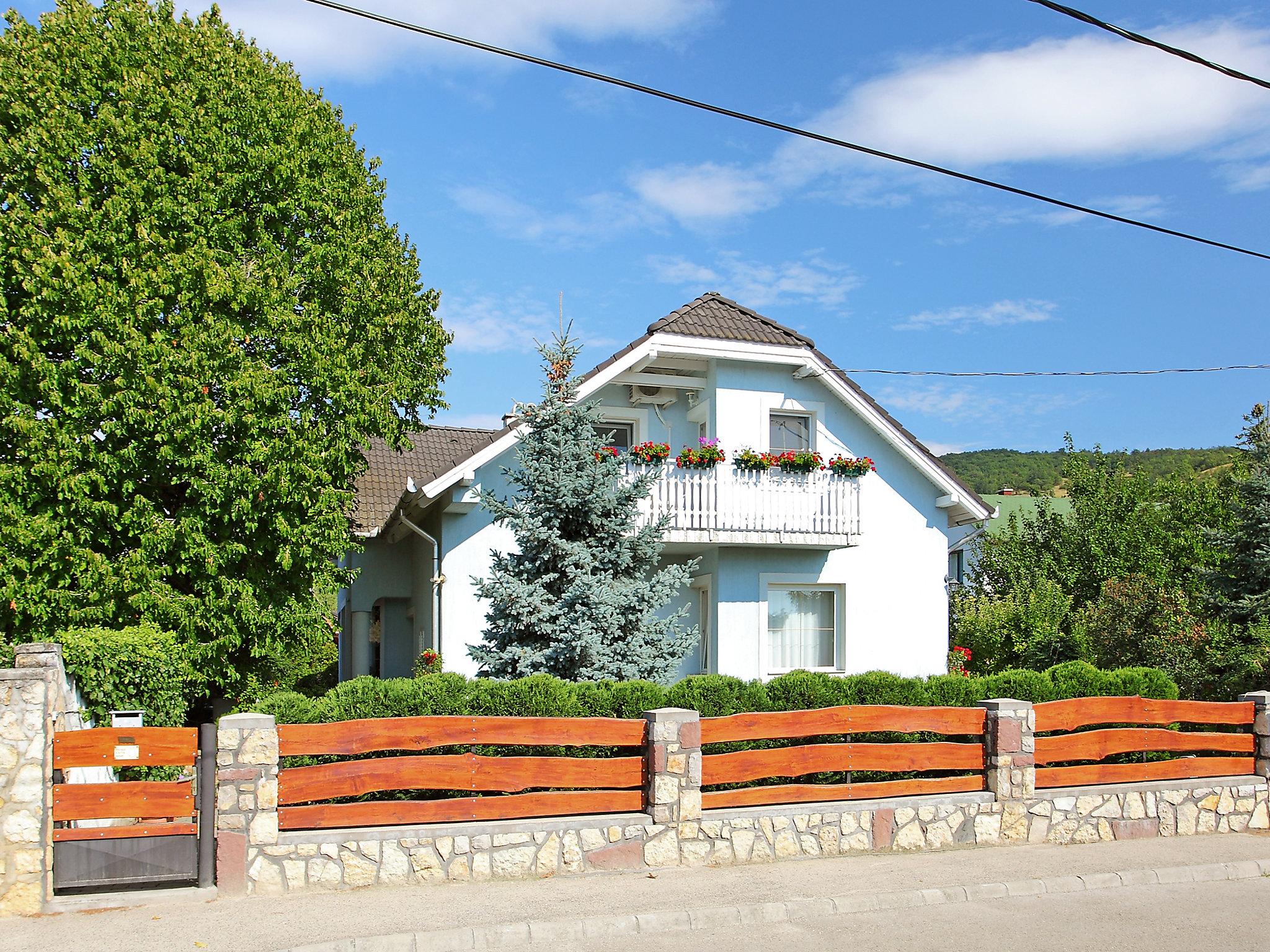 Photo 1 - Appartement de 2 chambres à Balatonfüred avec jardin