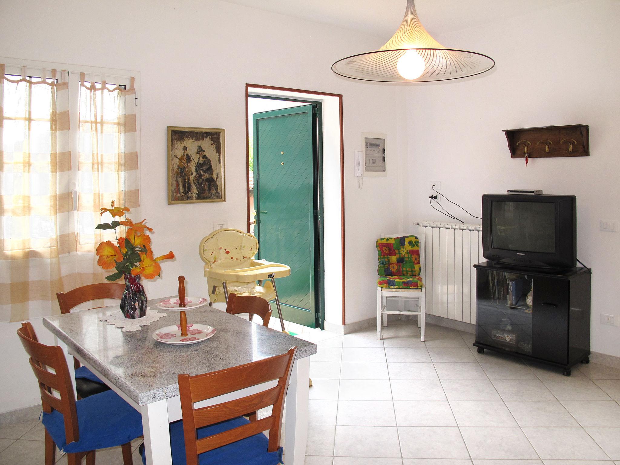 Photo 2 - 2 bedroom Apartment in Stellanello with garden and terrace