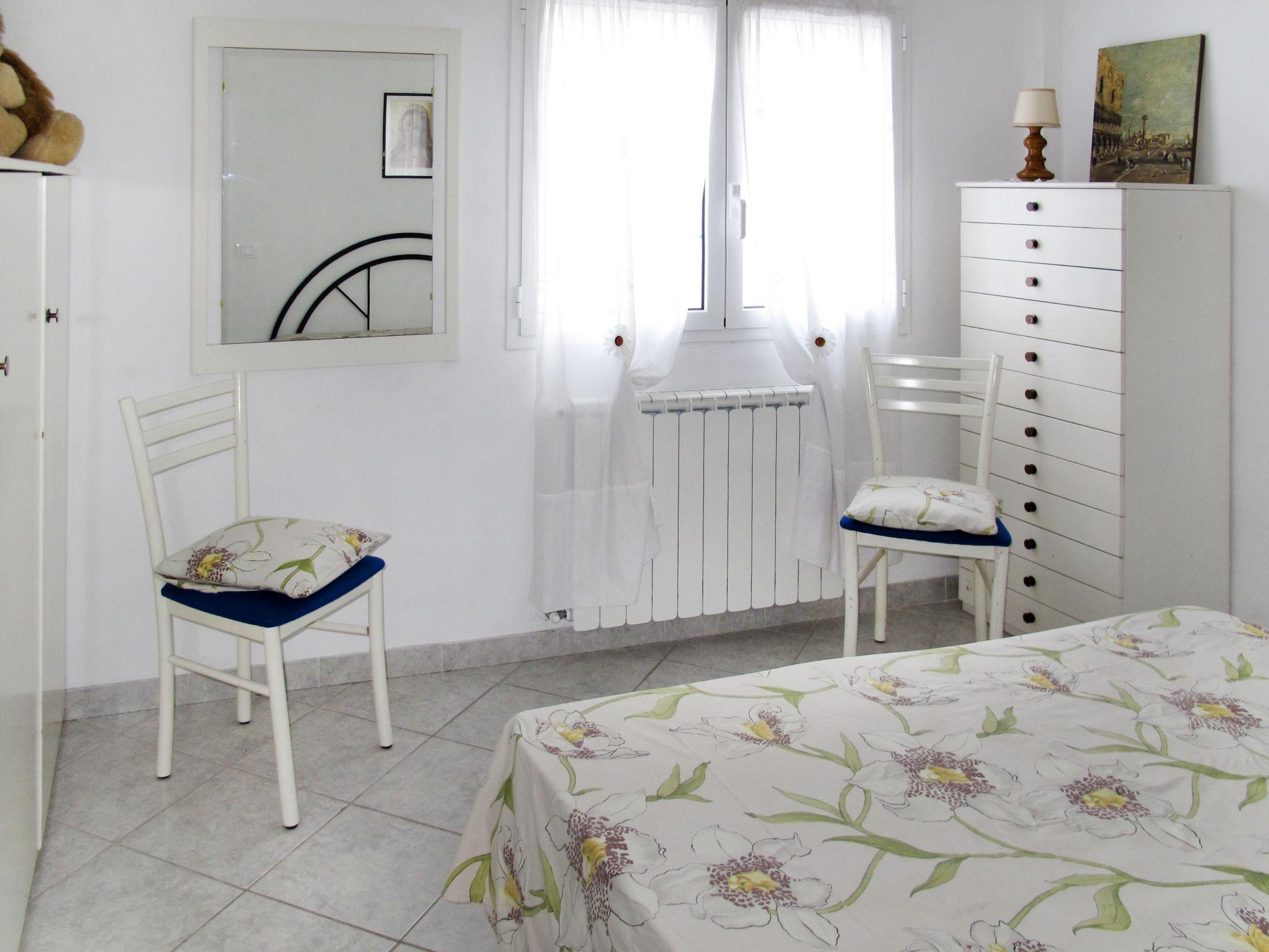 Photo 9 - Appartement de 2 chambres à Stellanello avec jardin et vues à la mer