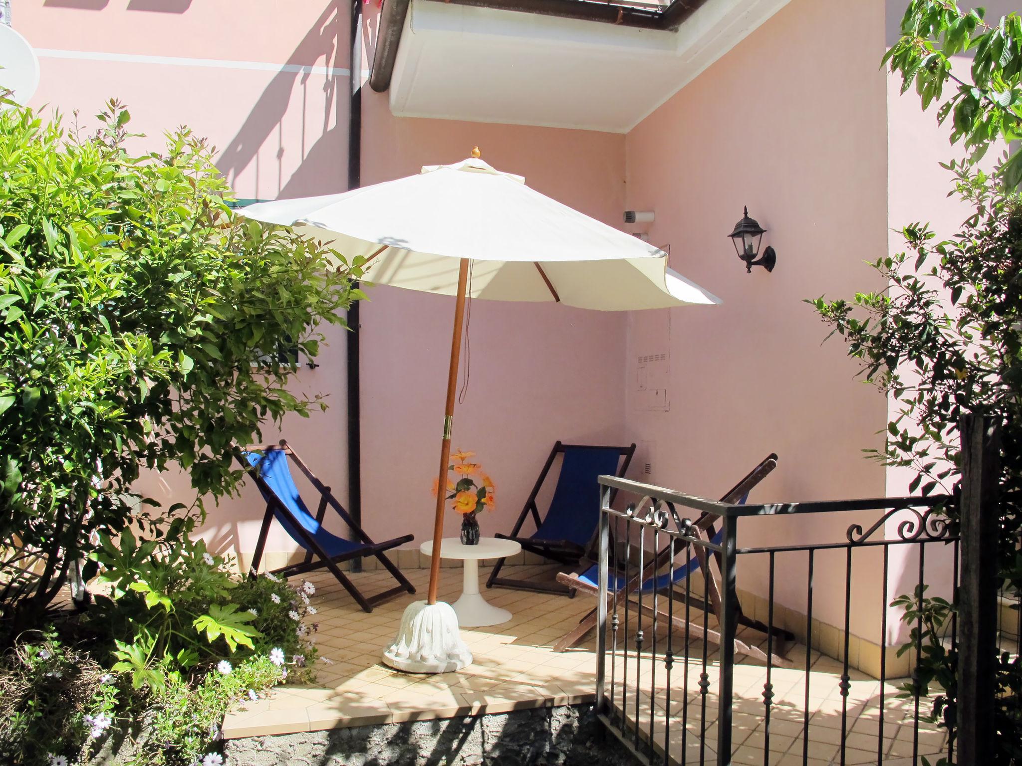 Photo 4 - 2 bedroom Apartment in Stellanello with garden and terrace