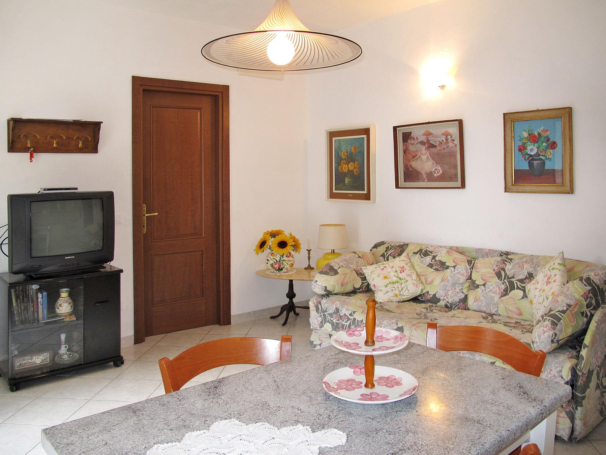 Photo 6 - 2 bedroom Apartment in Stellanello with garden and sea view