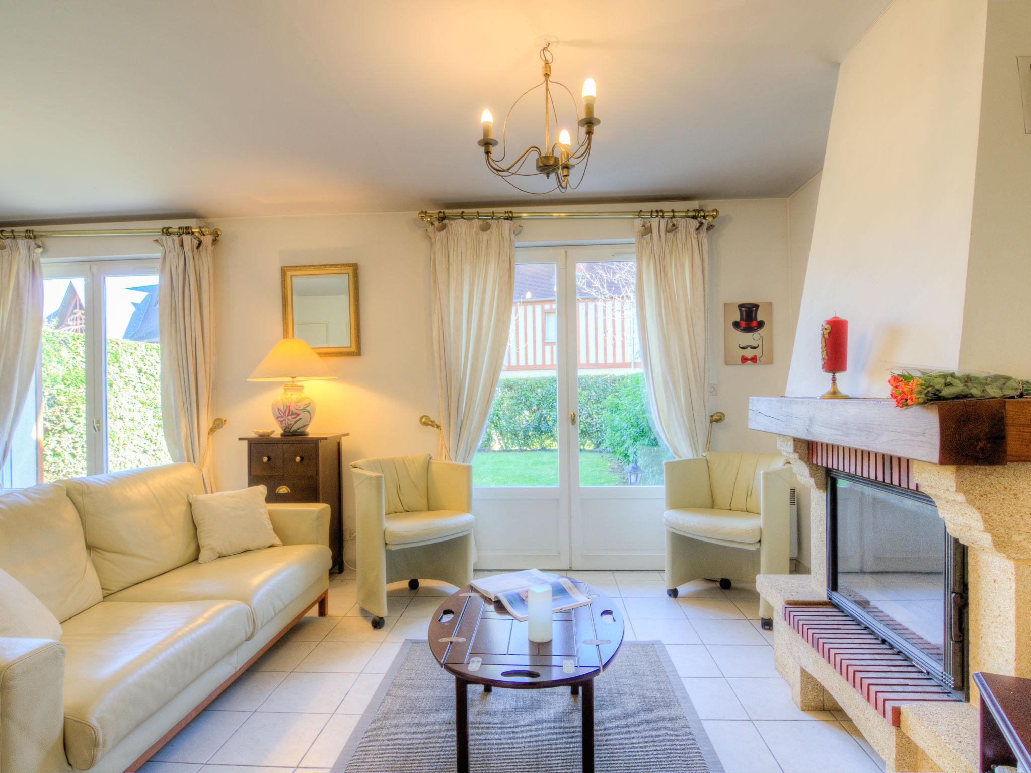 Photo 9 - 2 bedroom House in Deauville with swimming pool