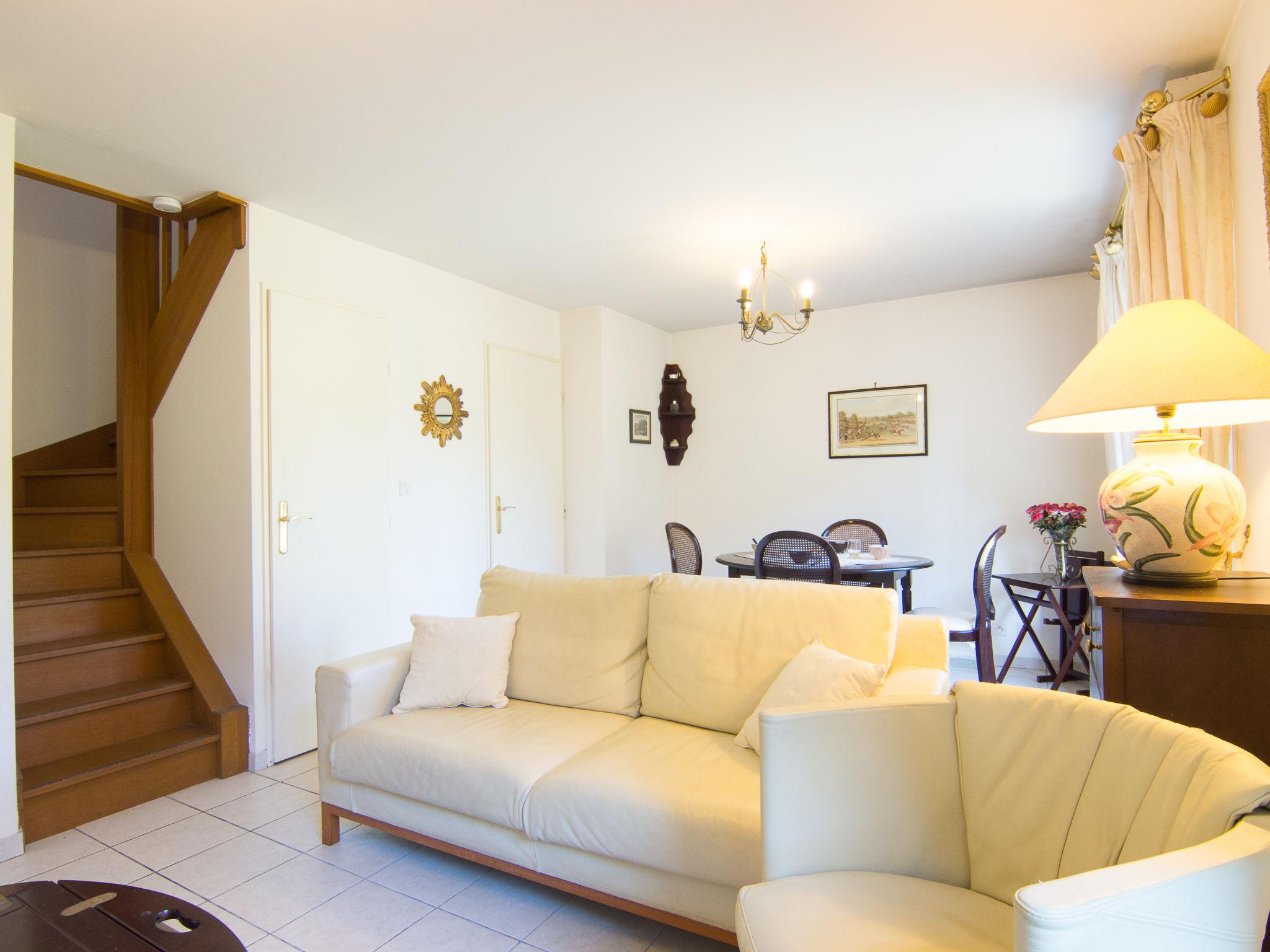 Photo 3 - 2 bedroom House in Deauville with swimming pool