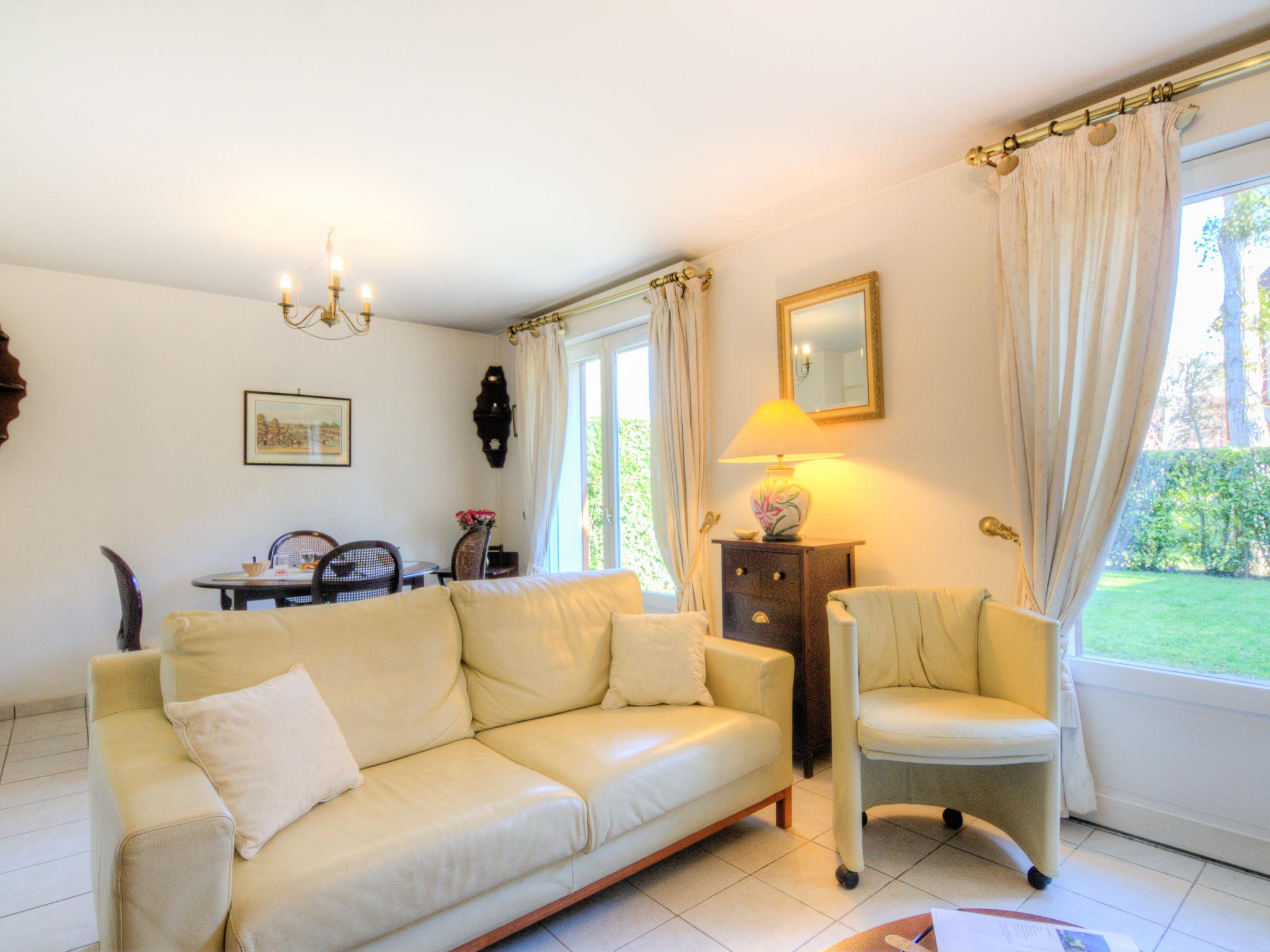 Photo 6 - 2 bedroom House in Deauville with swimming pool