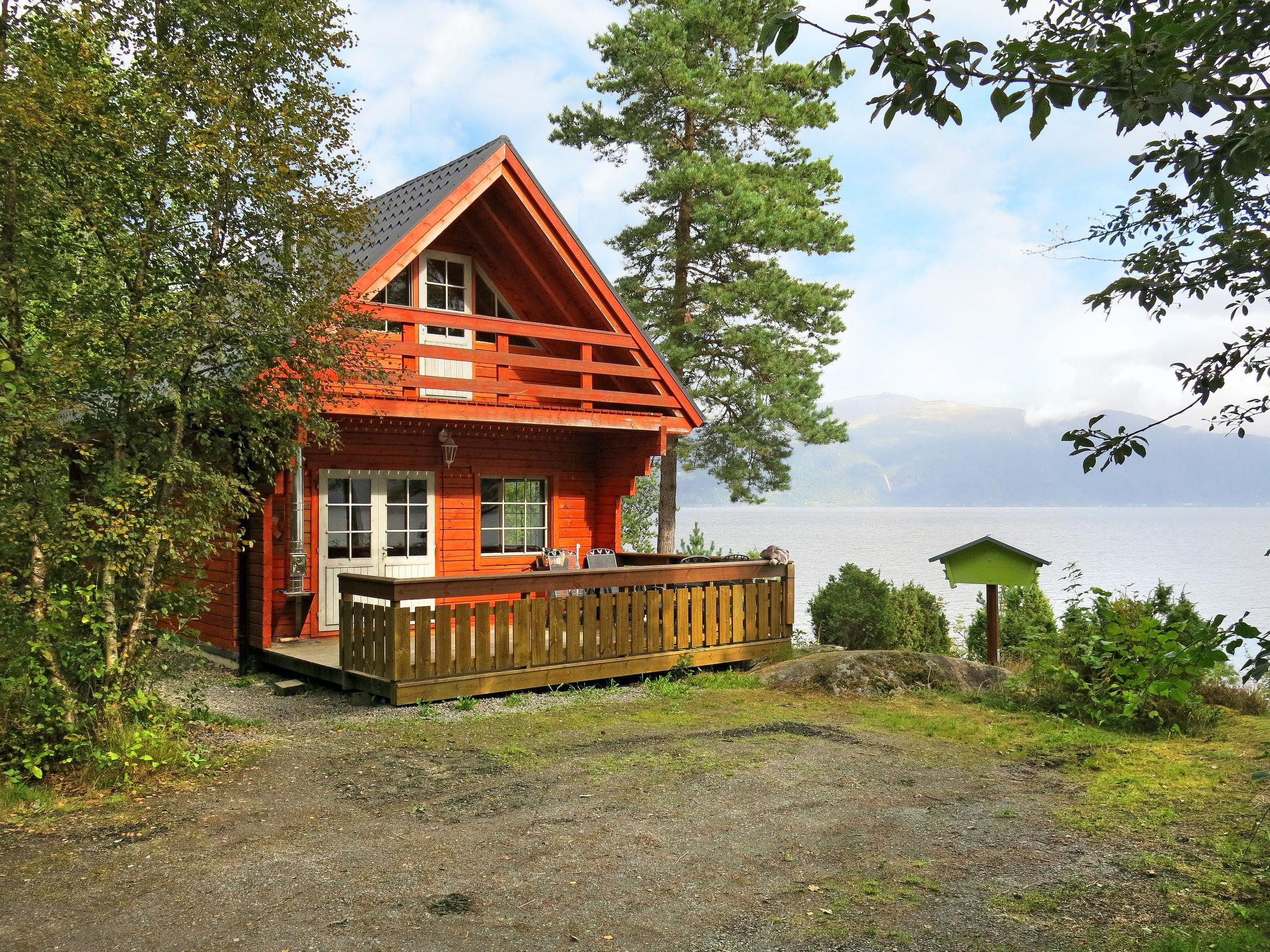 Foto 16 - Casa de 3 quartos em Balestrand com jardim e terraço