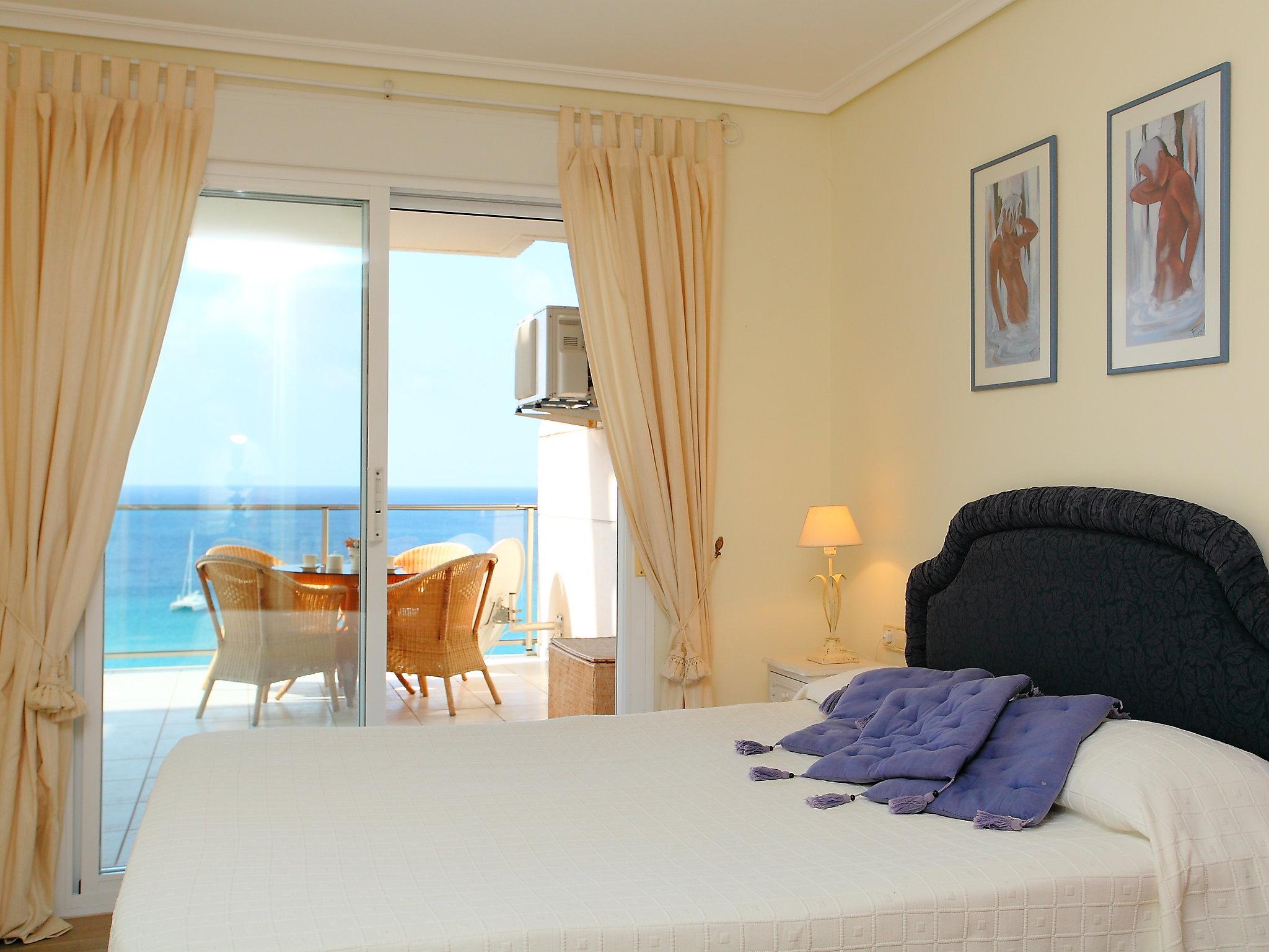 Foto 4 - Apartamento de 1 quarto em Calp com piscina e vistas do mar