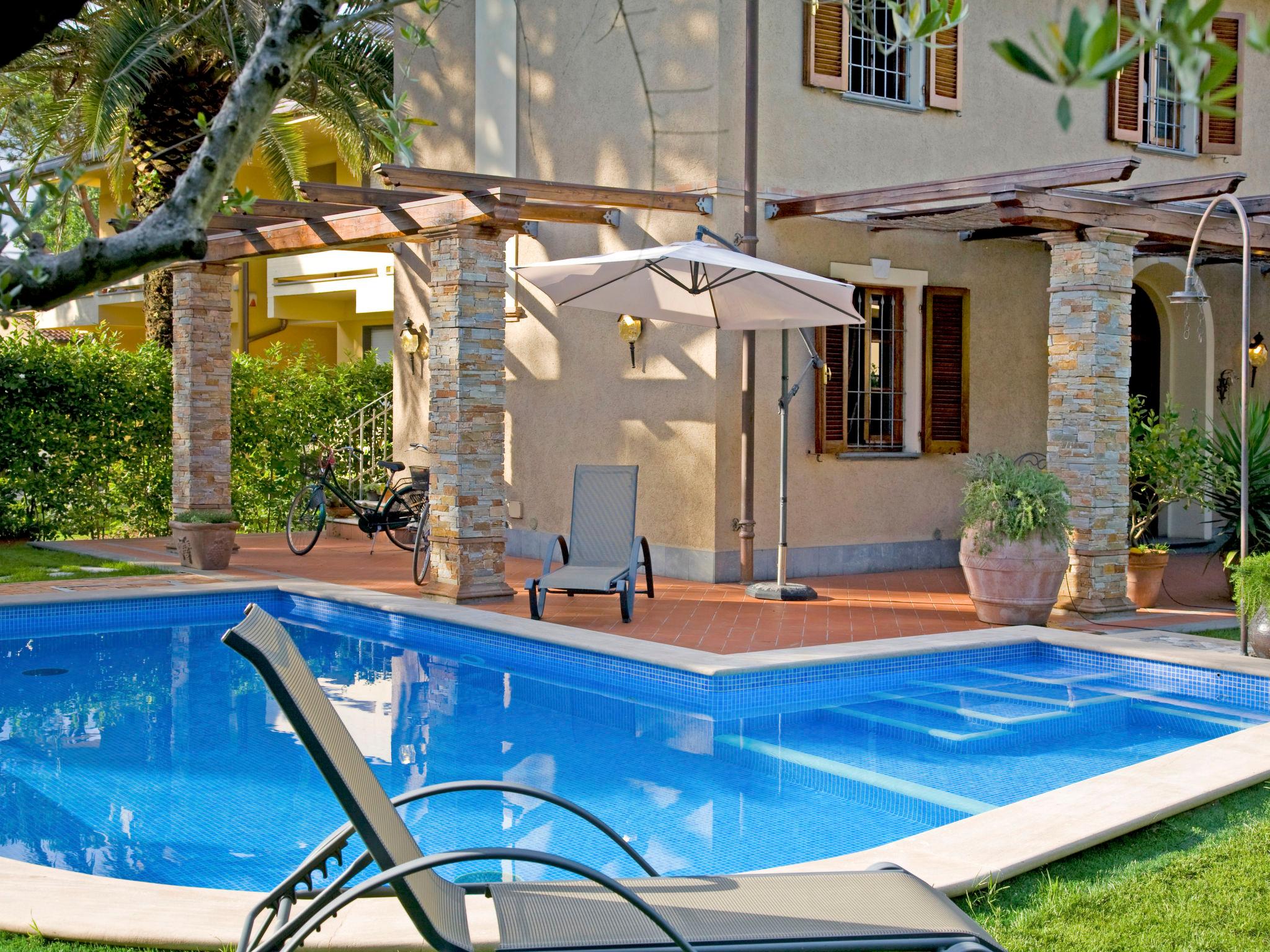 Photo 27 - 3 bedroom House in Forte dei Marmi with private pool and garden