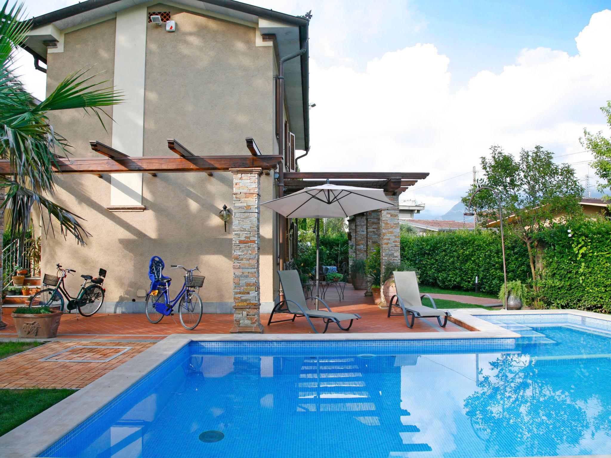 Photo 25 - Maison de 3 chambres à Forte dei Marmi avec piscine privée et vues à la mer