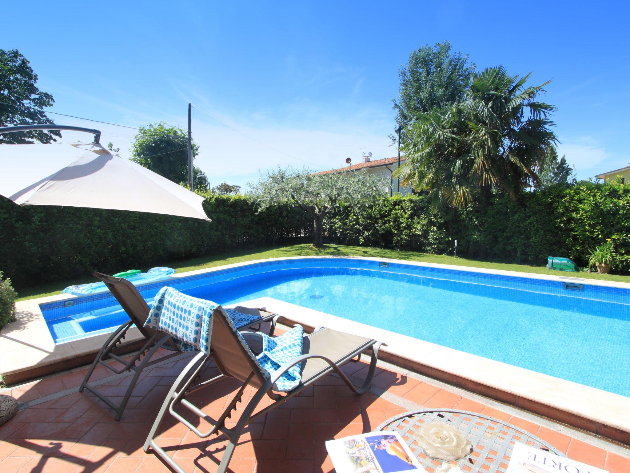 Foto 4 - Casa de 3 quartos em Forte dei Marmi com piscina privada e vistas do mar