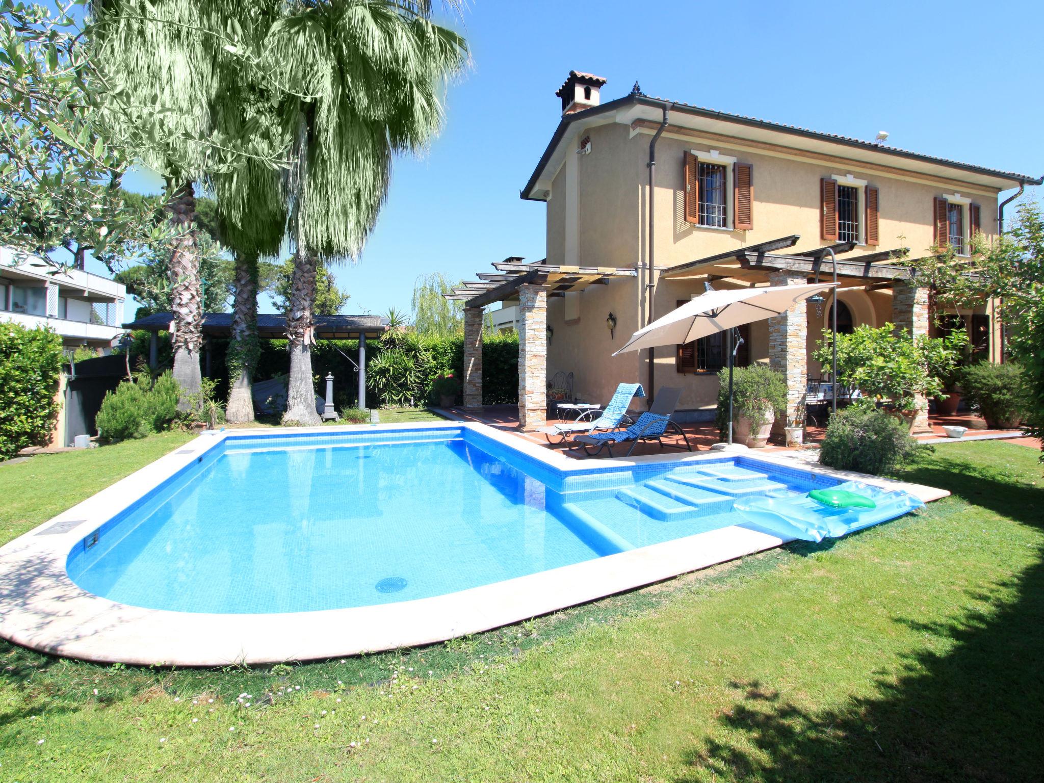 Foto 21 - Casa de 3 quartos em Forte dei Marmi com piscina privada e jardim