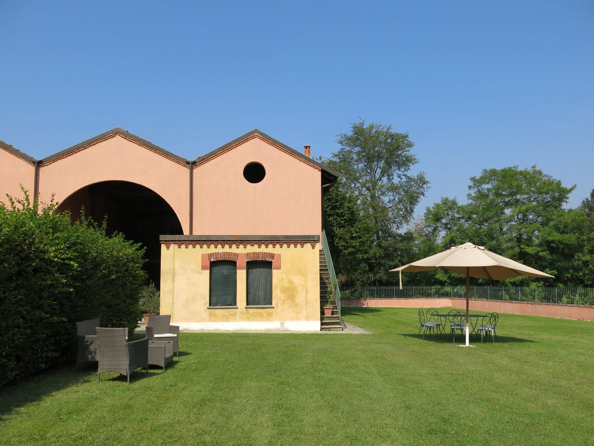 Foto 26 - Haus mit 4 Schlafzimmern in Fubine Monferrato mit schwimmbad und garten