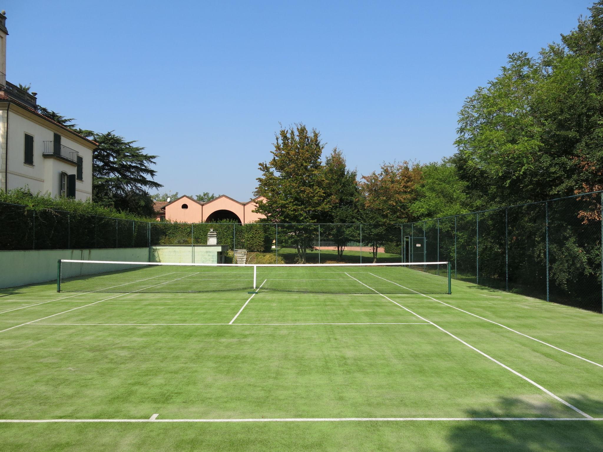 Photo 28 - Maison de 4 chambres à Fubine Monferrato avec piscine et jardin