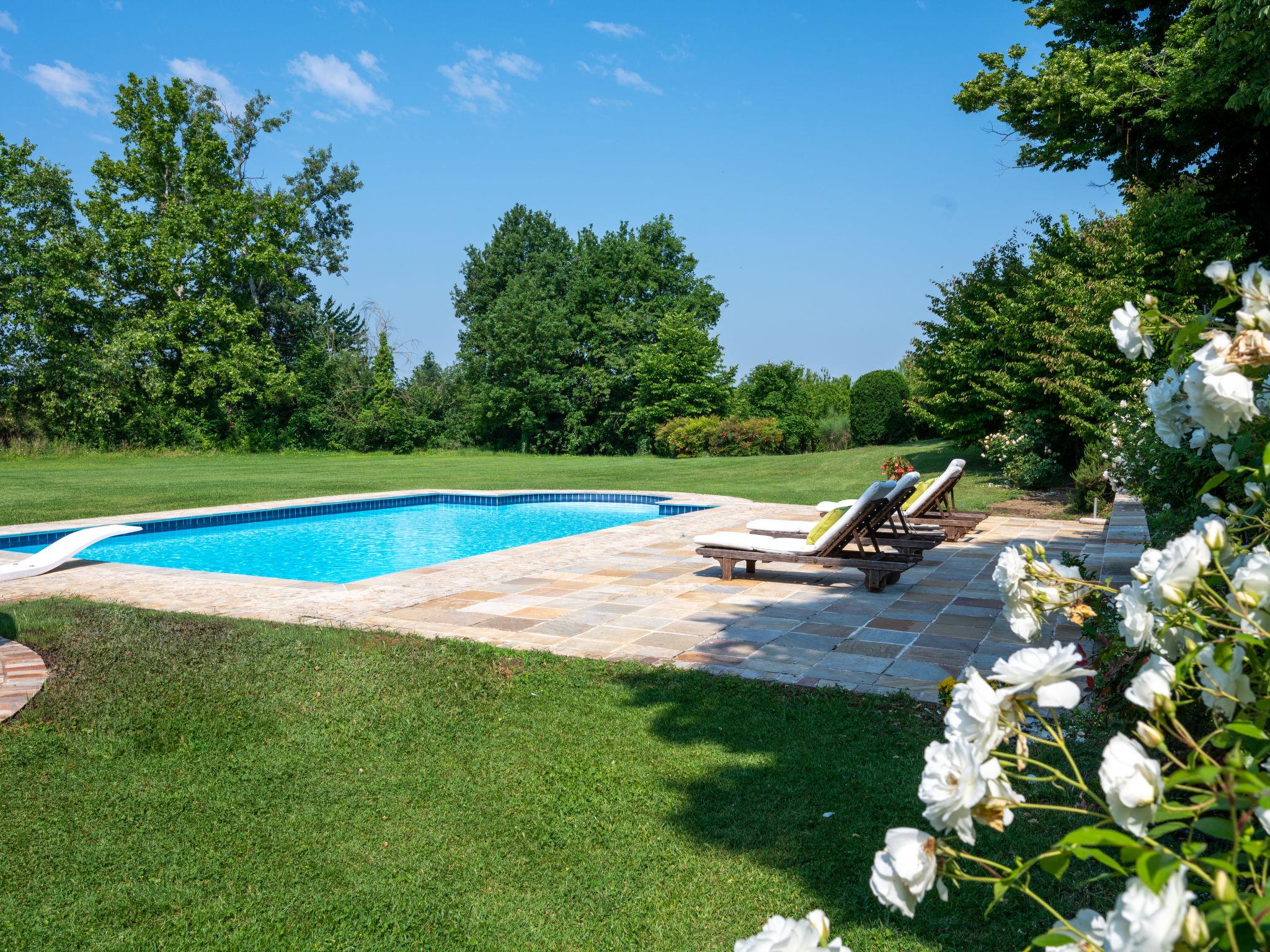 Foto 2 - Casa de 4 habitaciones en Fubine Monferrato con piscina y jardín