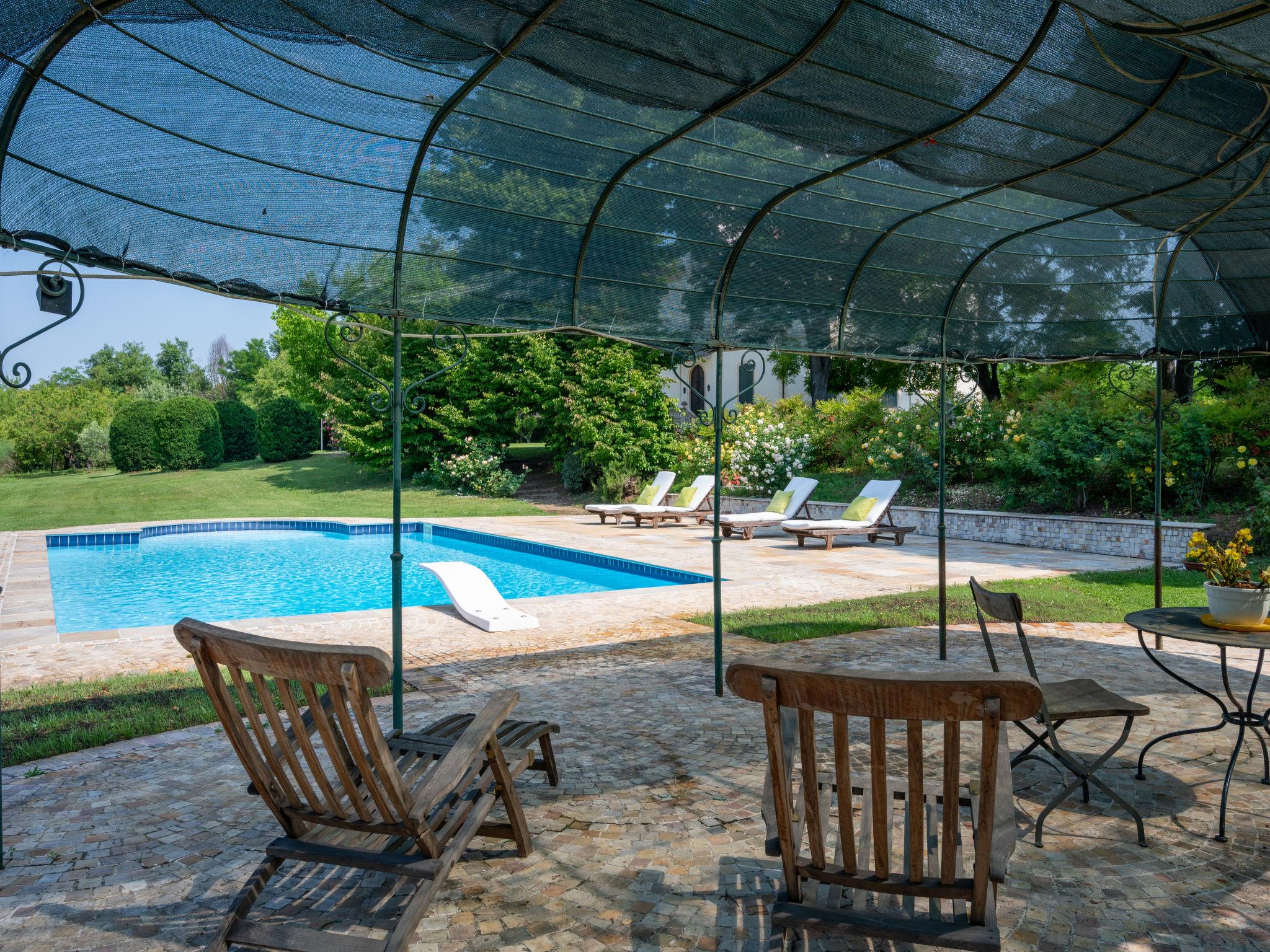 Photo 2 - Maison de 4 chambres à Fubine Monferrato avec piscine et jardin