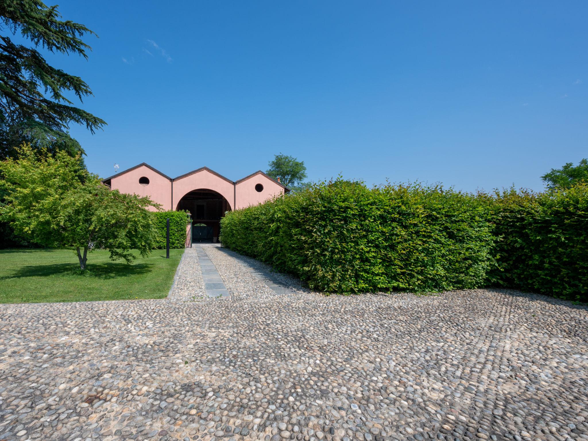 Foto 32 - Haus mit 4 Schlafzimmern in Fubine Monferrato mit schwimmbad und garten