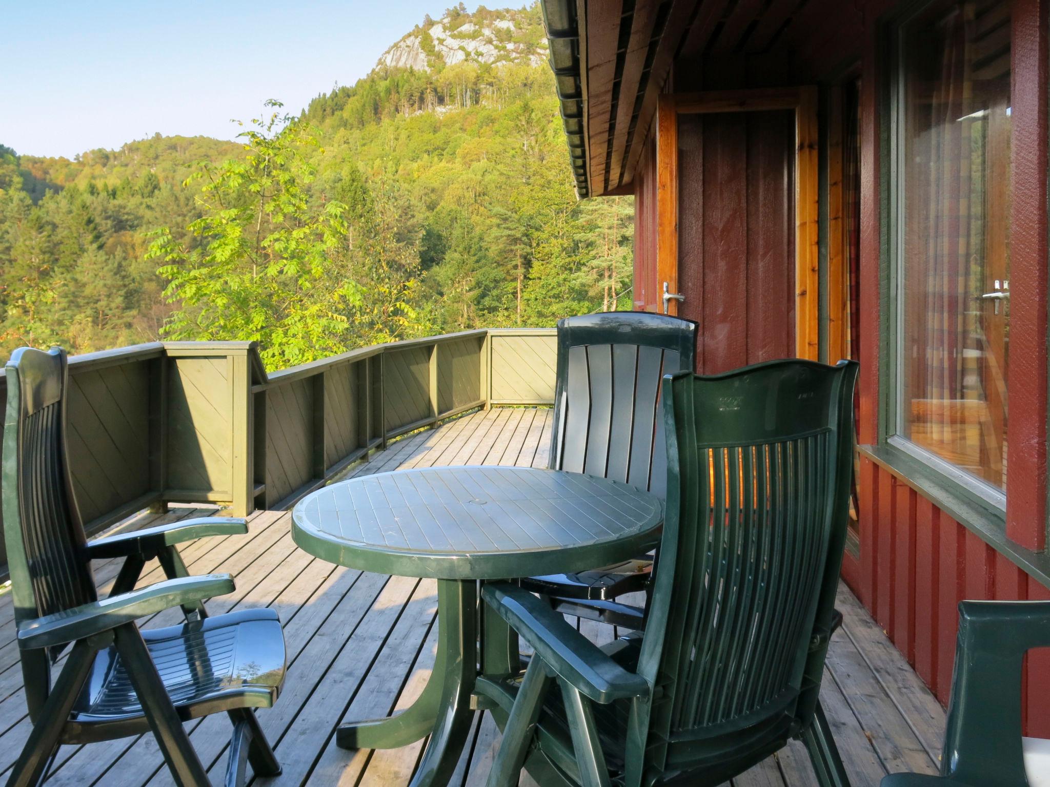 Photo 9 - Maison de 2 chambres à Lyngdal avec jardin et terrasse