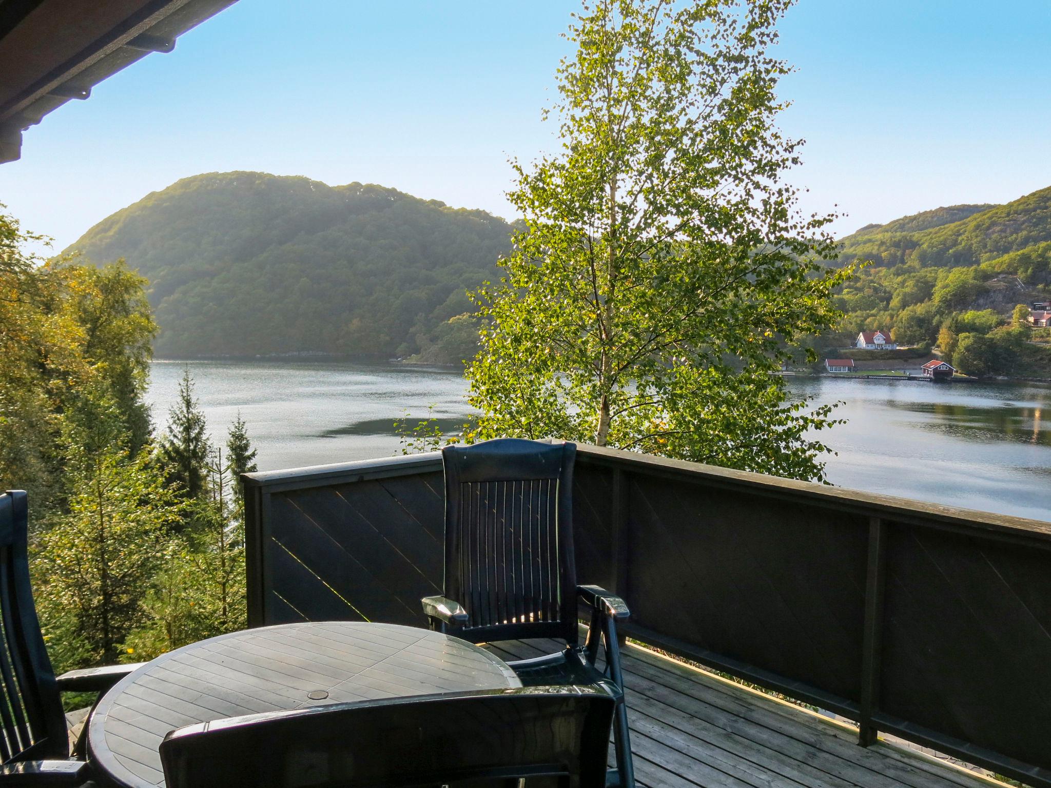 Photo 8 - Maison de 2 chambres à Lyngdal avec jardin et terrasse