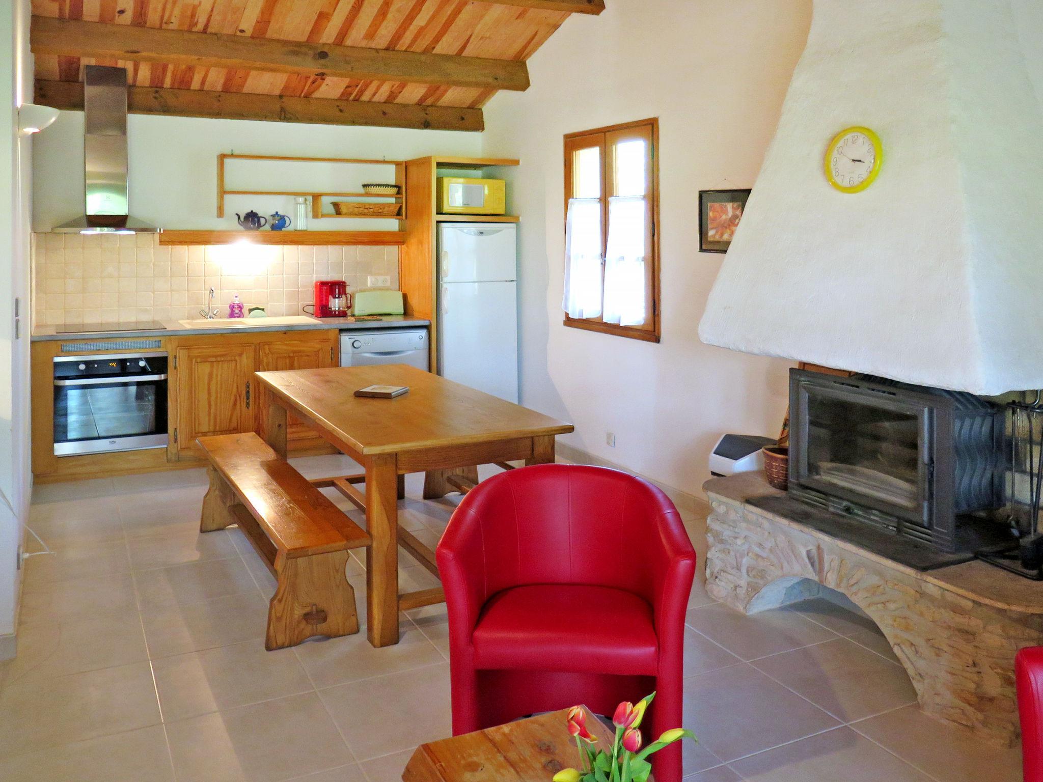 Photo 20 - 2 bedroom House in Blanquefort-sur-Briolance with private pool and terrace