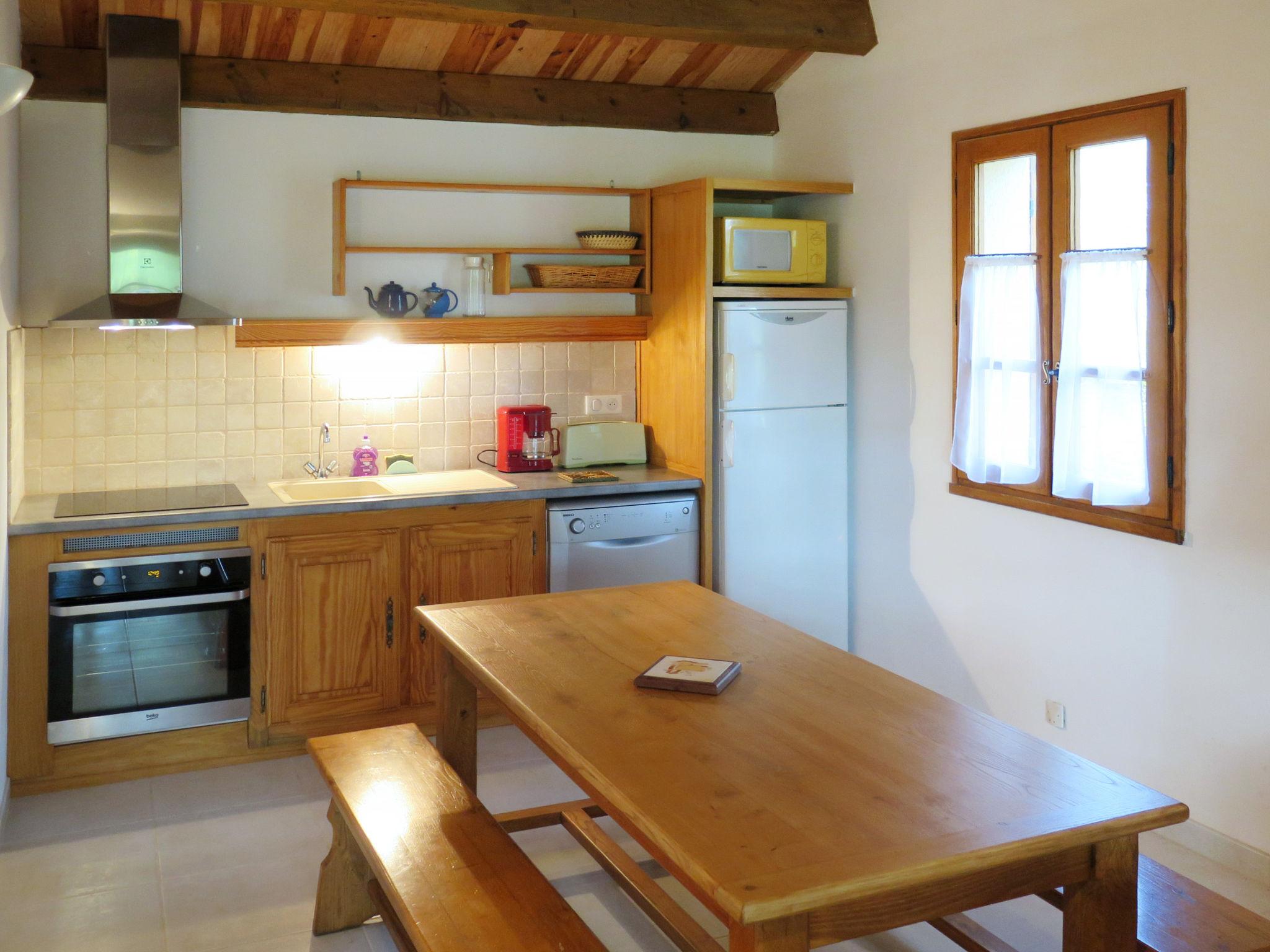 Photo 19 - 2 bedroom House in Blanquefort-sur-Briolance with private pool and garden