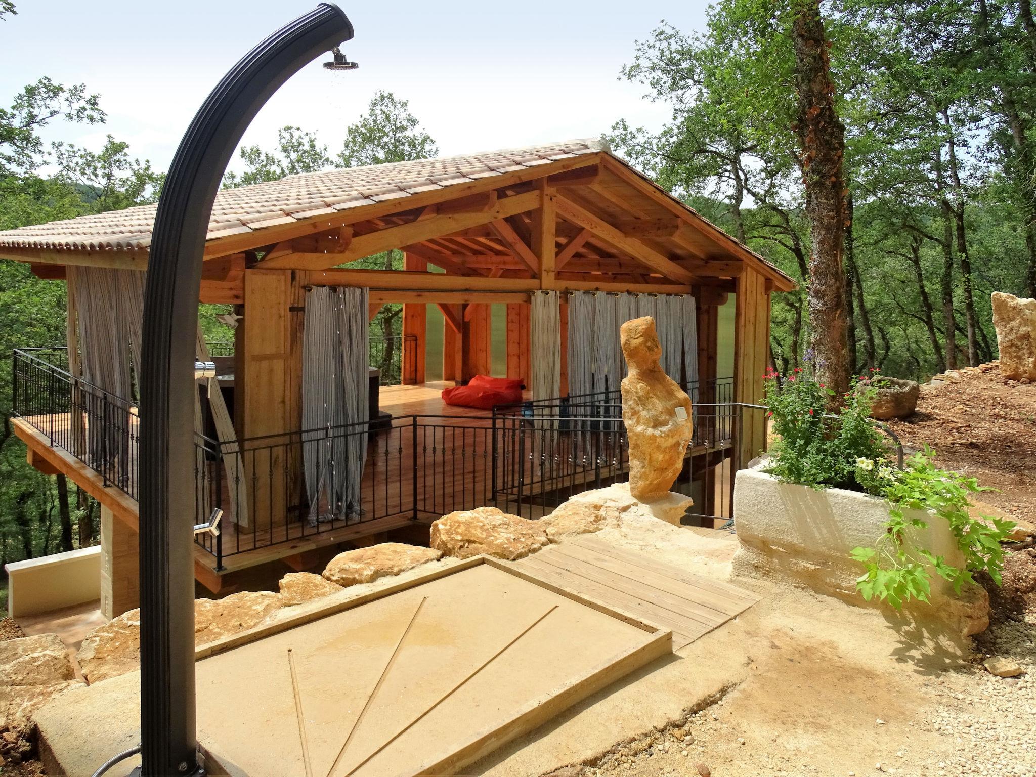 Photo 15 - Maison de 2 chambres à Blanquefort-sur-Briolance avec piscine privée et jardin