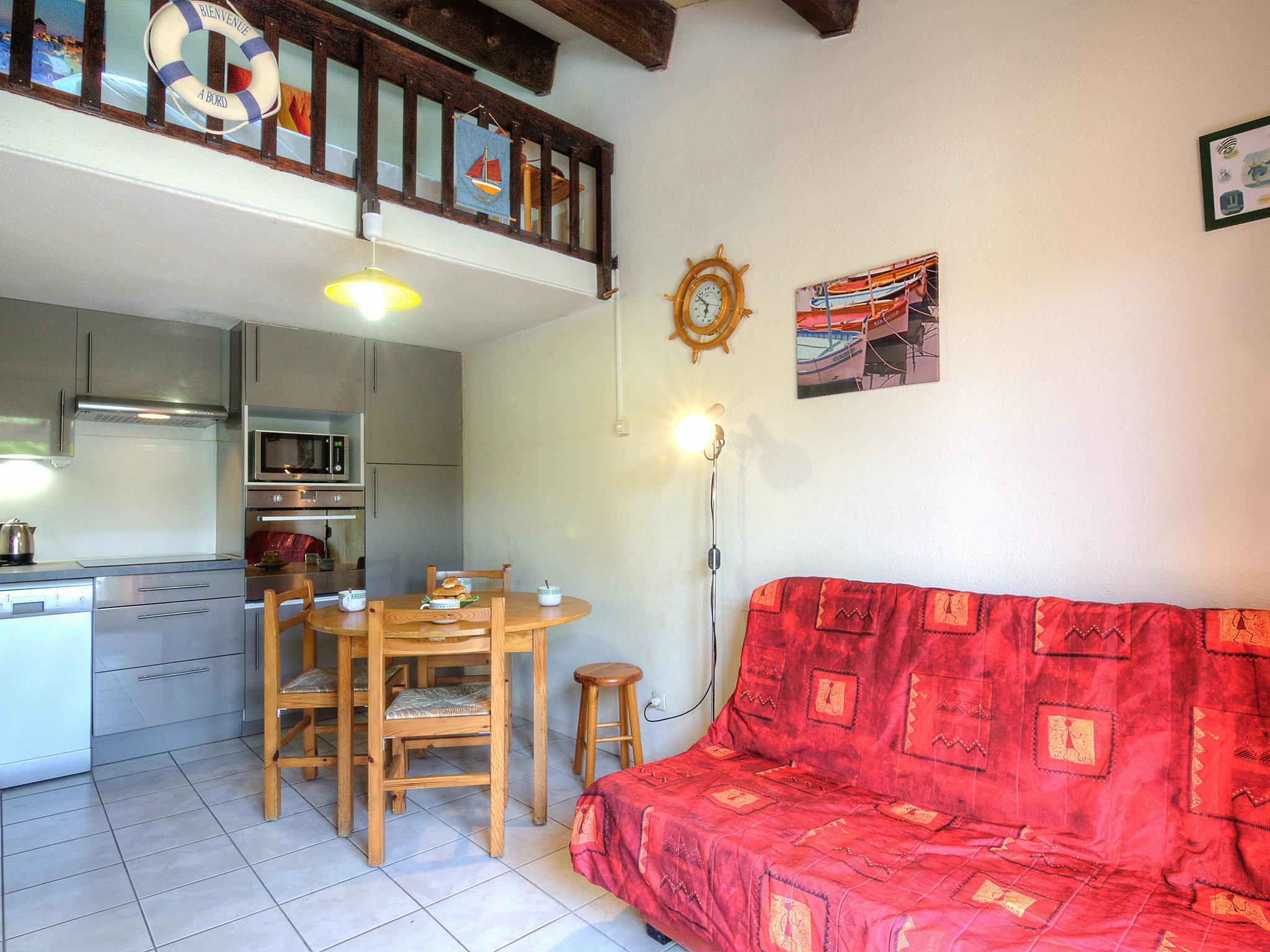 Foto 3 - Casa de 1 habitación en Saint-Cyprien con terraza y vistas al mar