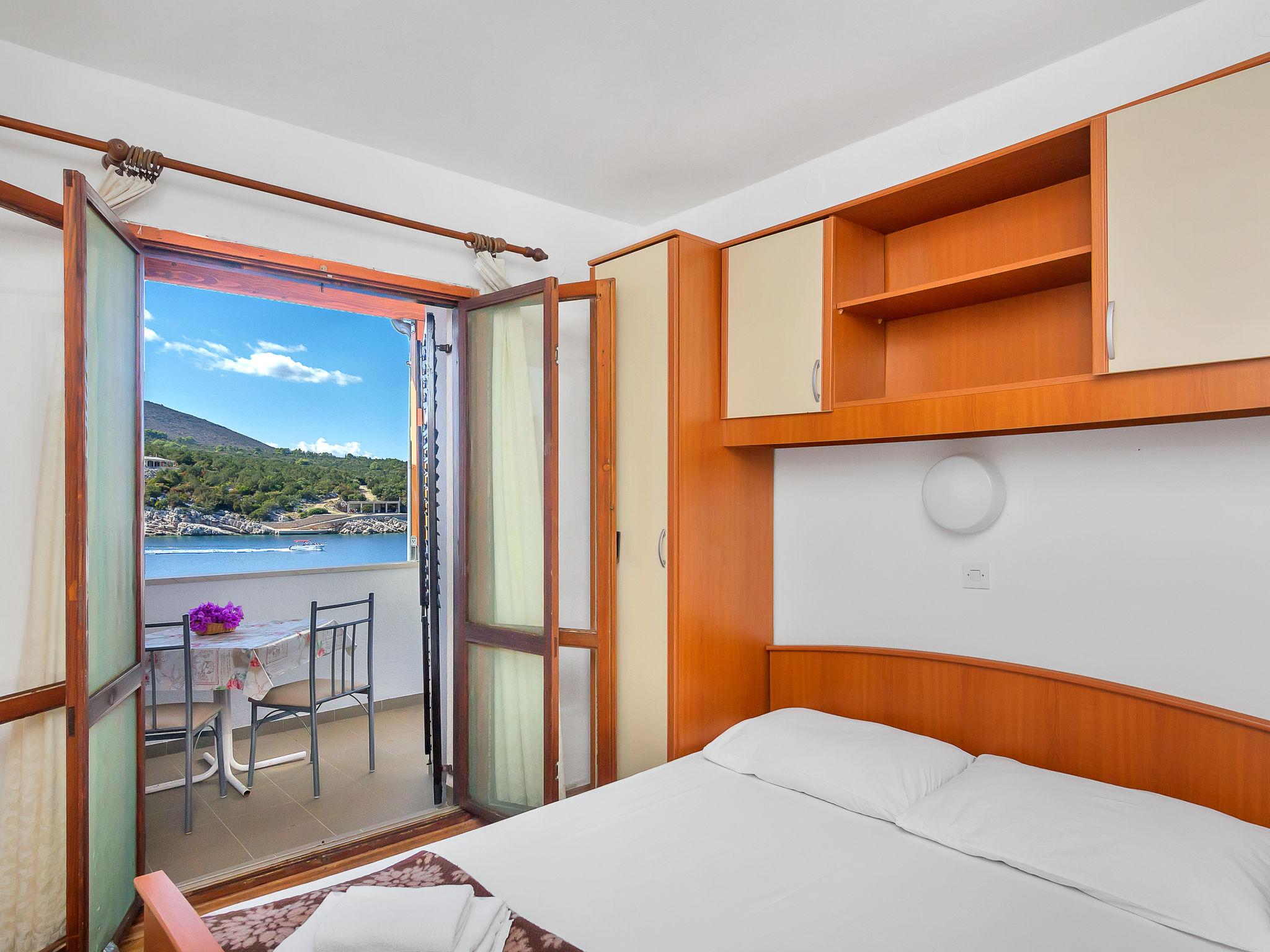 Foto 2 - Apartamento de 1 quarto em Jelsa com terraço e vistas do mar