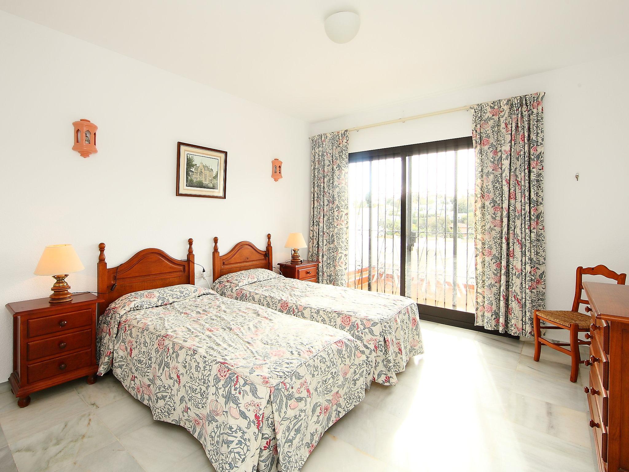 Foto 11 - Casa con 3 camere da letto a Mijas con piscina privata e vista mare