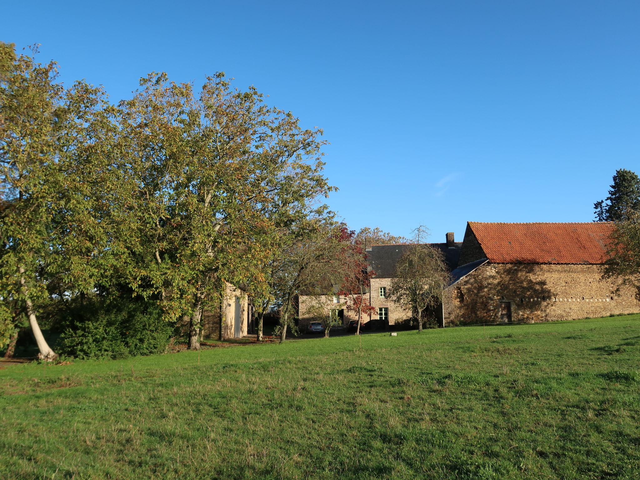 Photo 29 - Maison de 3 chambres à Val-Couesnon avec jardin et vues à la mer