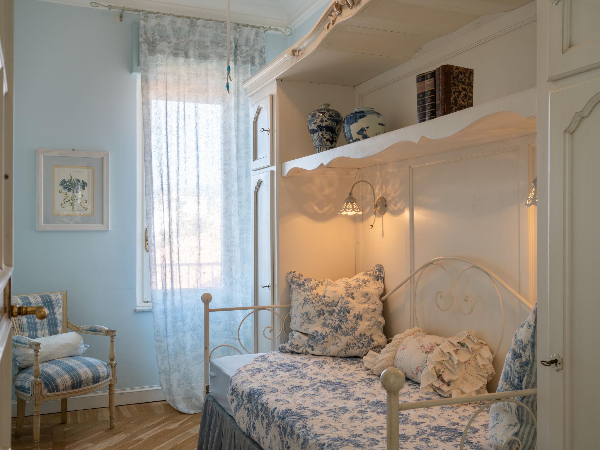 Foto 12 - Appartamento con 2 camere da letto a Riva Ligure con vista mare