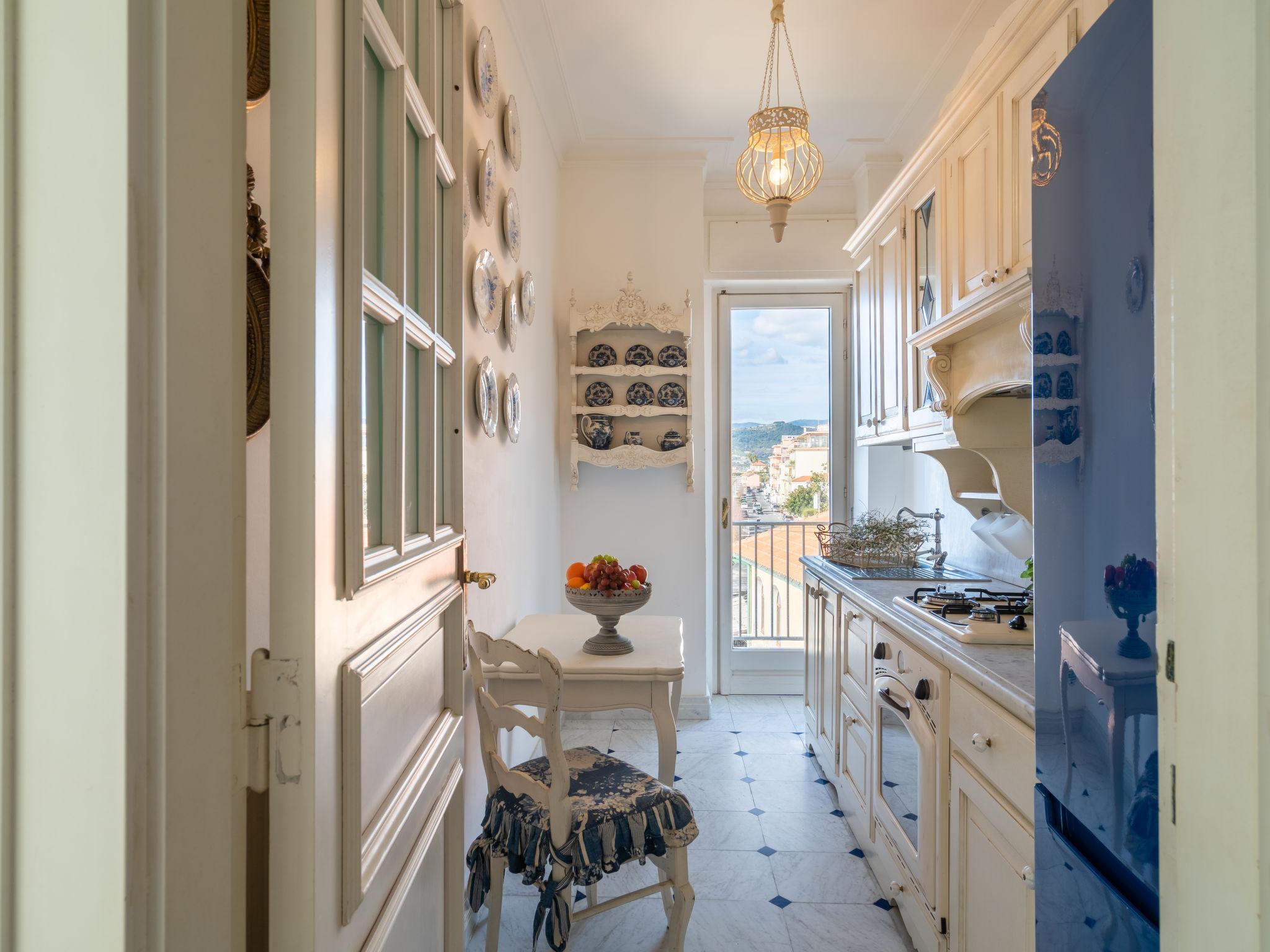 Foto 6 - Apartamento de 2 quartos em Riva Ligure com vistas do mar