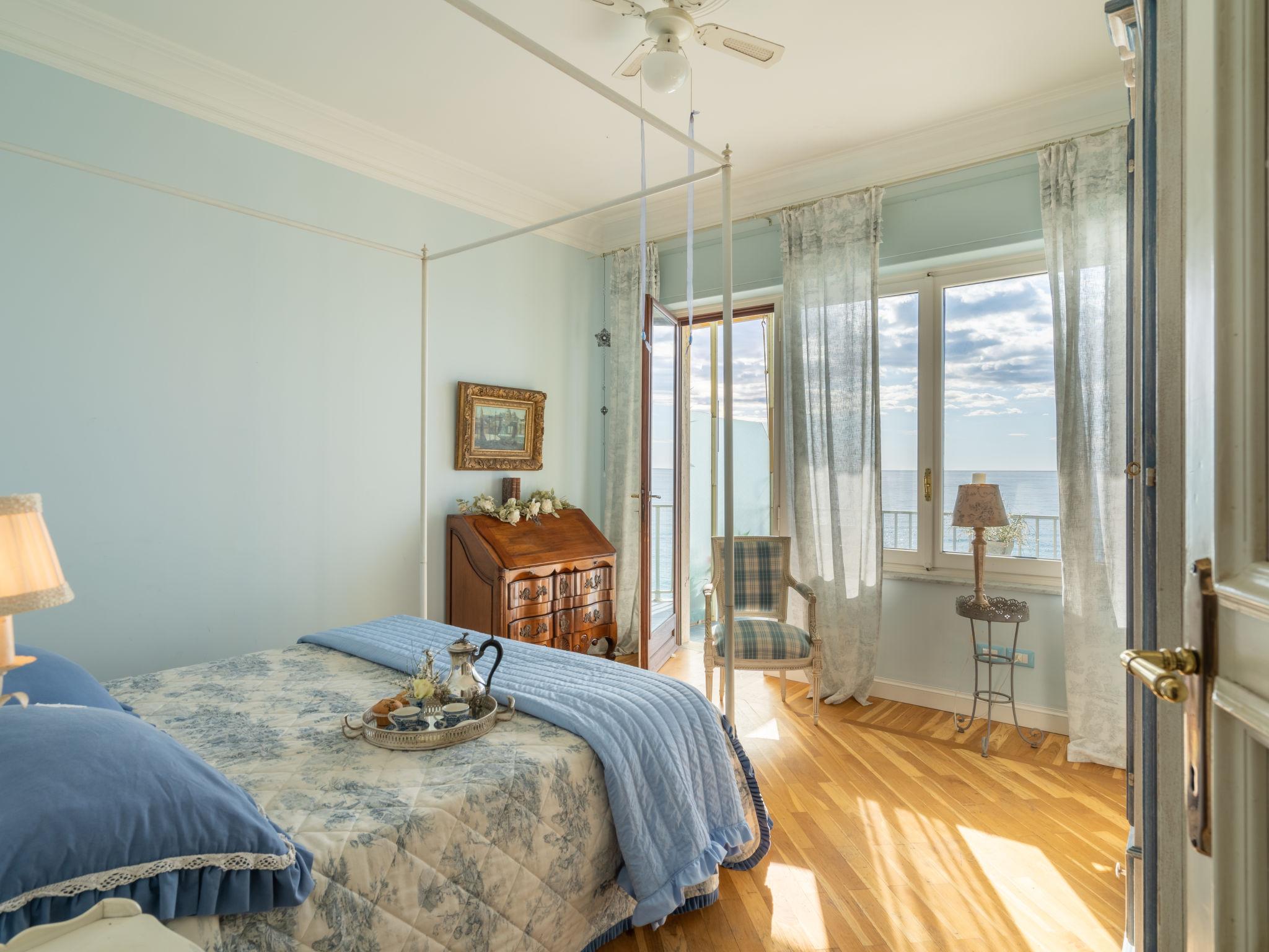 Foto 5 - Appartamento con 2 camere da letto a Riva Ligure con vista mare