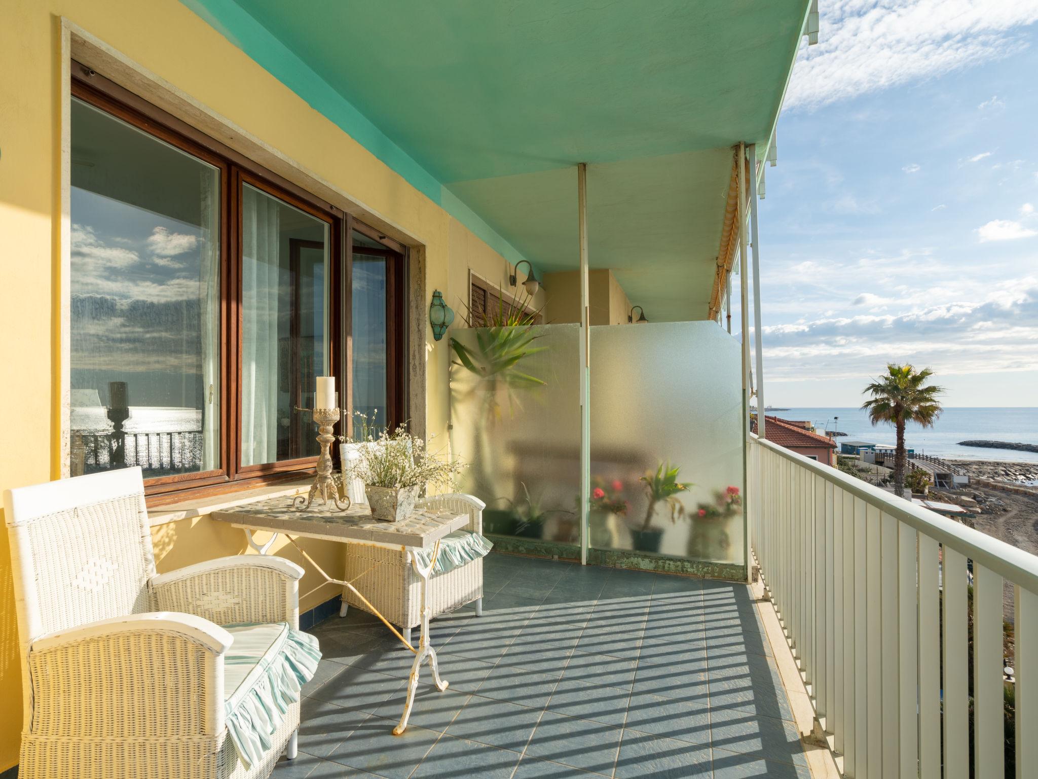 Foto 19 - Appartamento con 2 camere da letto a Riva Ligure con vista mare
