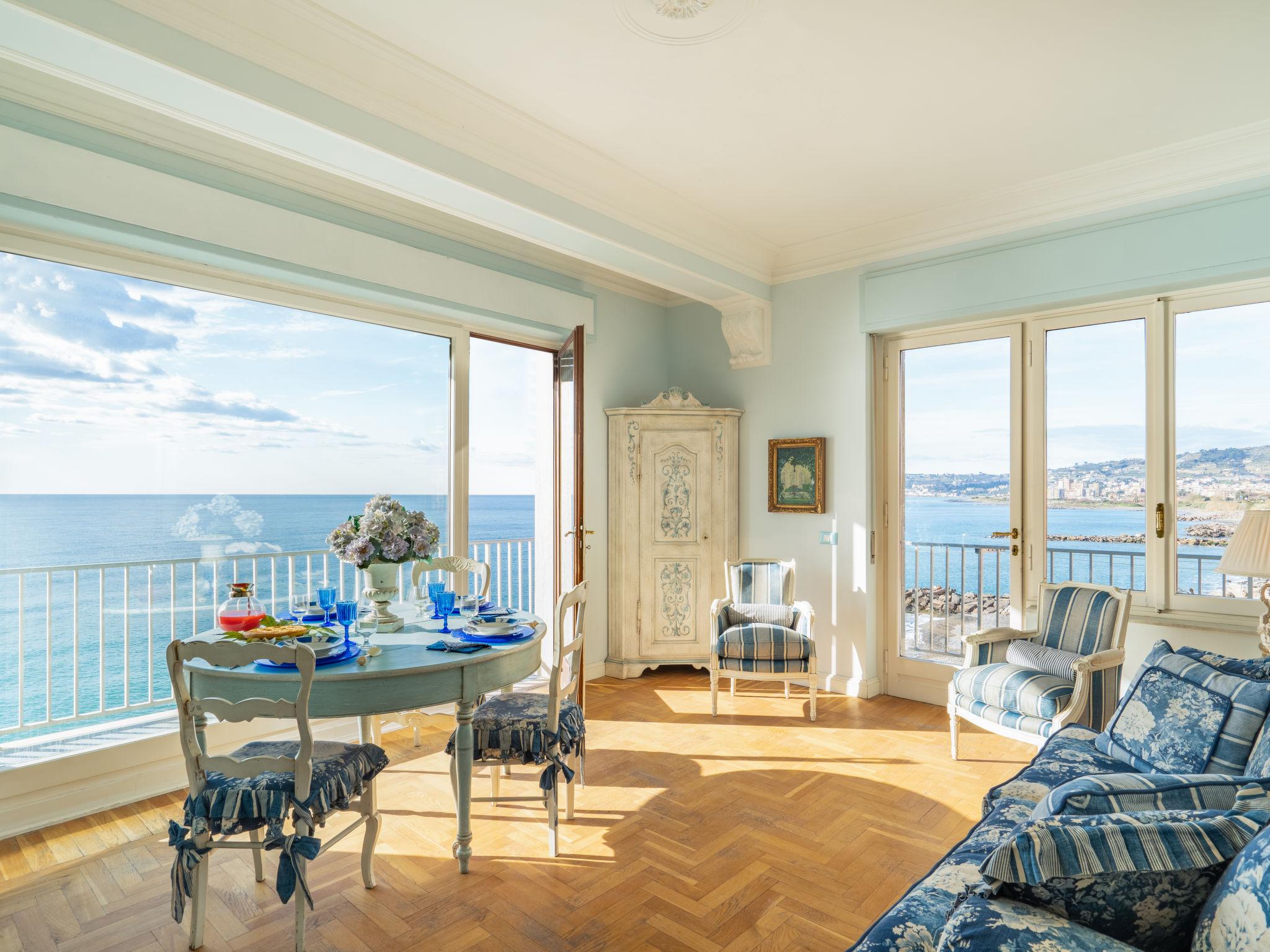 Foto 1 - Apartamento de 2 habitaciones en Riva Ligure con vistas al mar