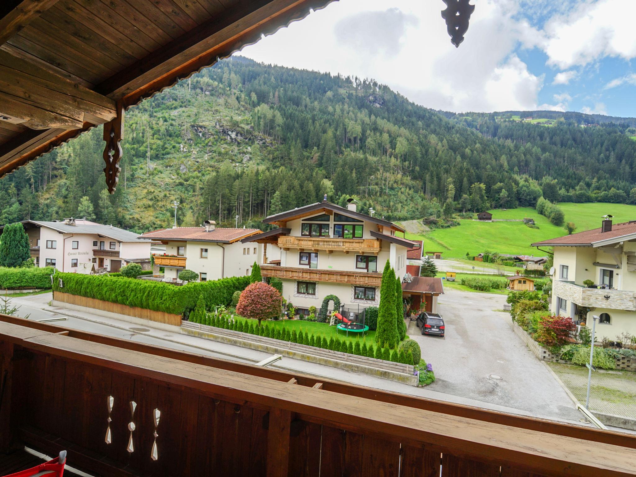 Foto 20 - Apartamento de 3 quartos em Aschau im Zillertal com vista para a montanha