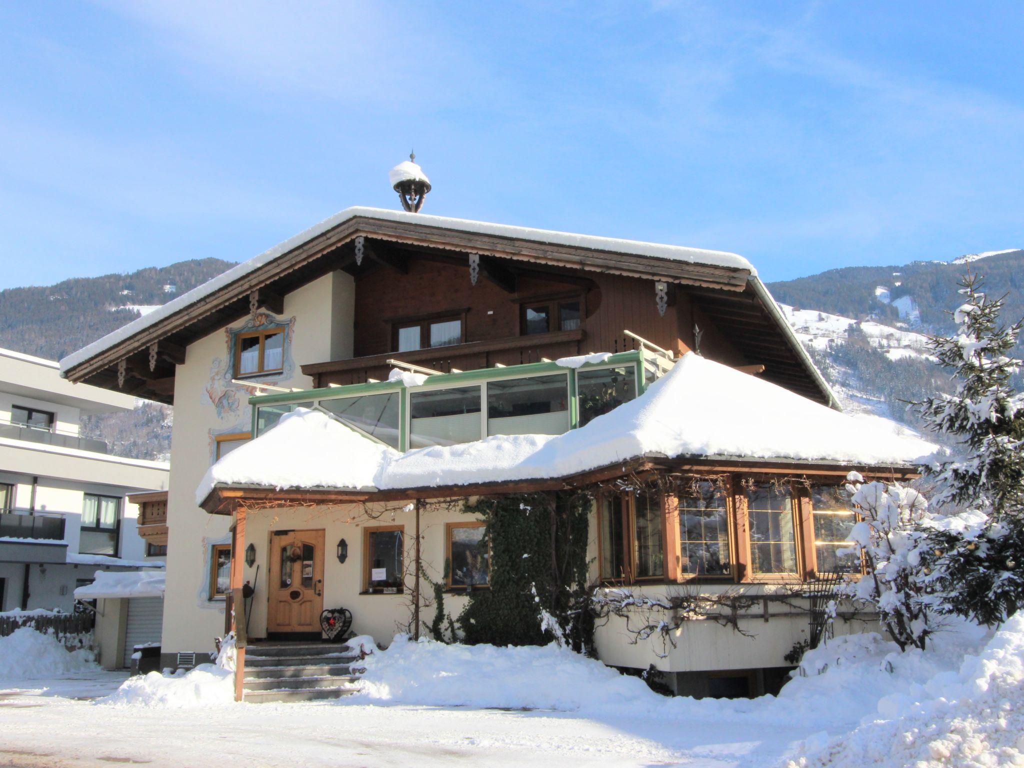 Foto 22 - Apartamento de 3 habitaciones en Aschau im Zillertal con vistas a la montaña