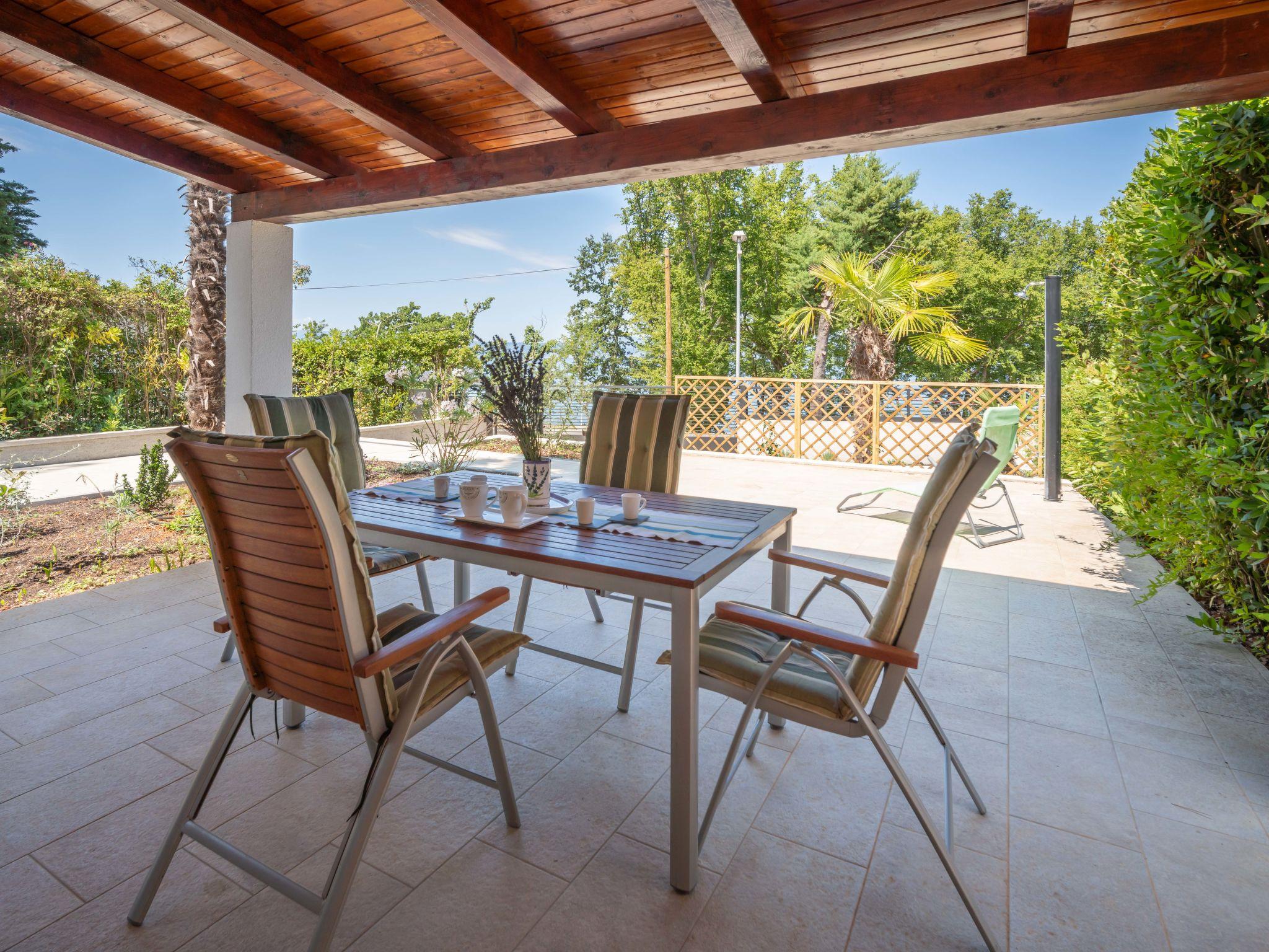 Foto 4 - Casa de 2 quartos em Omišalj com terraço e vistas do mar