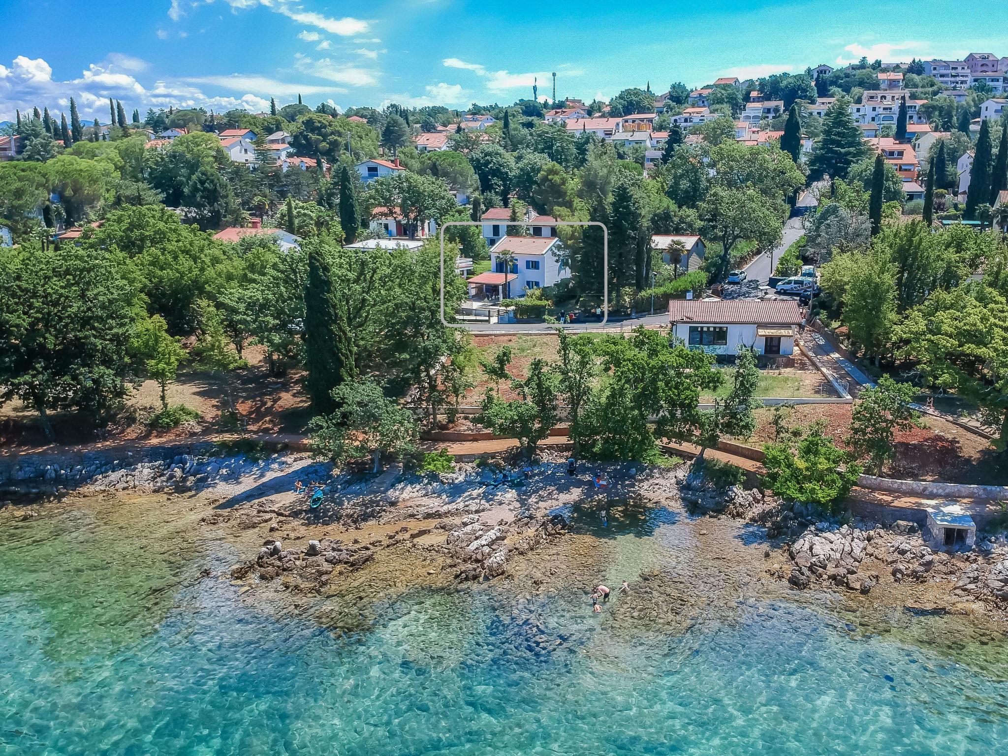 Photo 2 - Maison de 2 chambres à Omišalj avec terrasse et vues à la mer