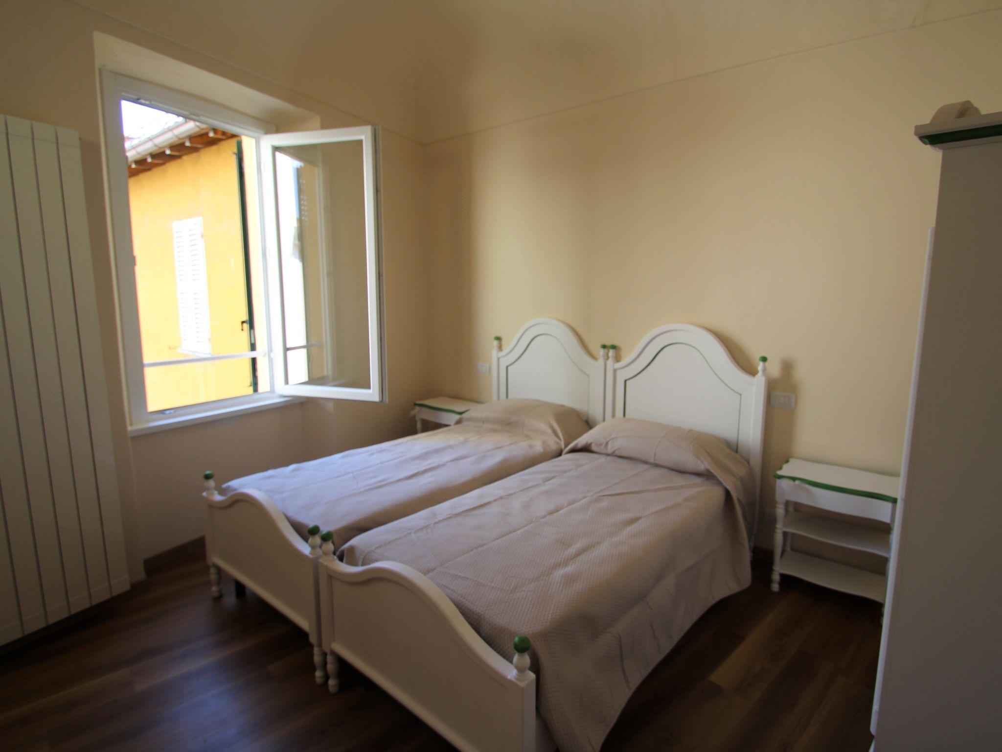 Foto 16 - Apartamento de 2 habitaciones en Porto Valtravaglia con terraza y vistas a la montaña