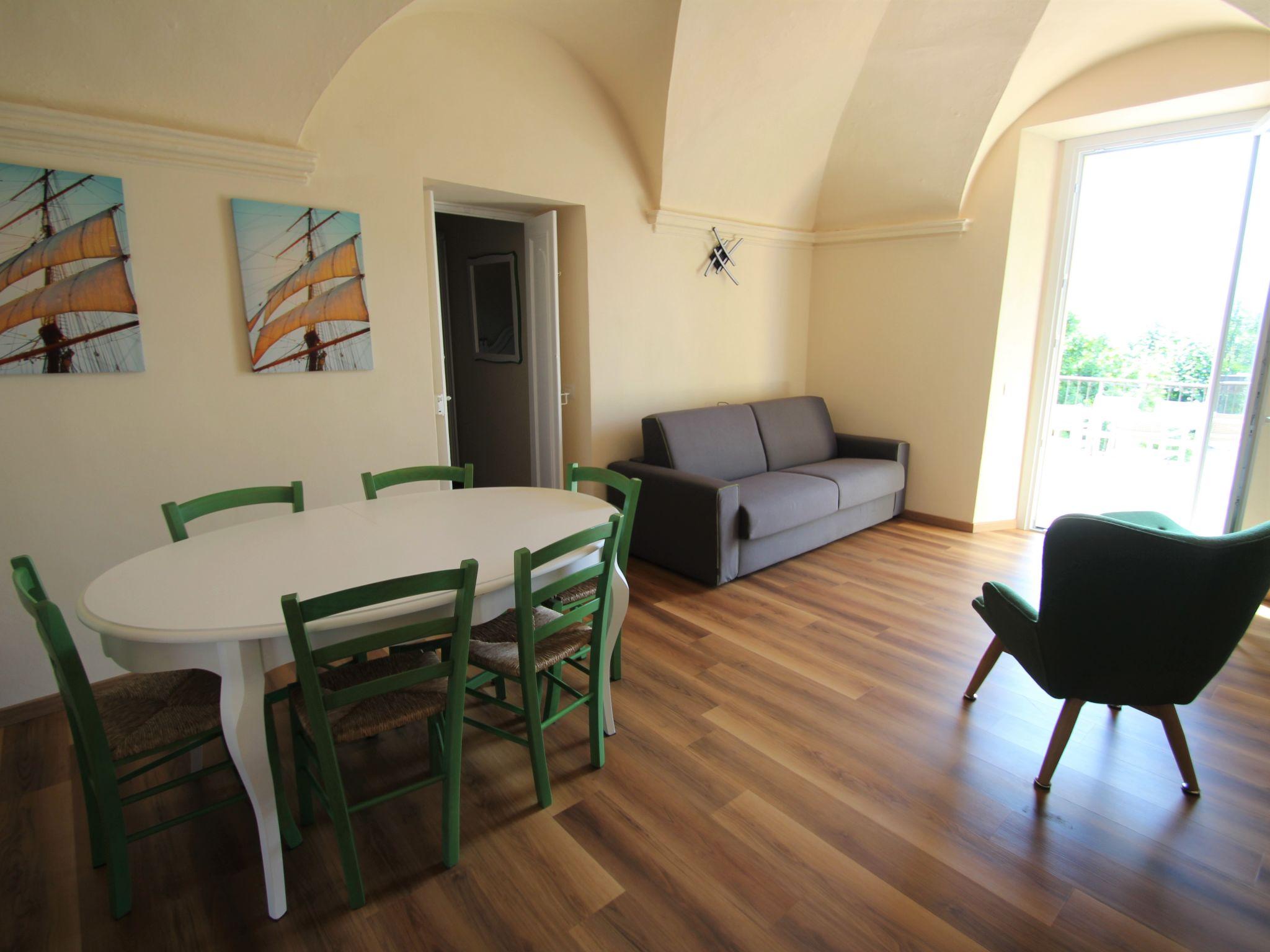 Foto 8 - Apartment mit 2 Schlafzimmern in Porto Valtravaglia mit terrasse und blick auf die berge