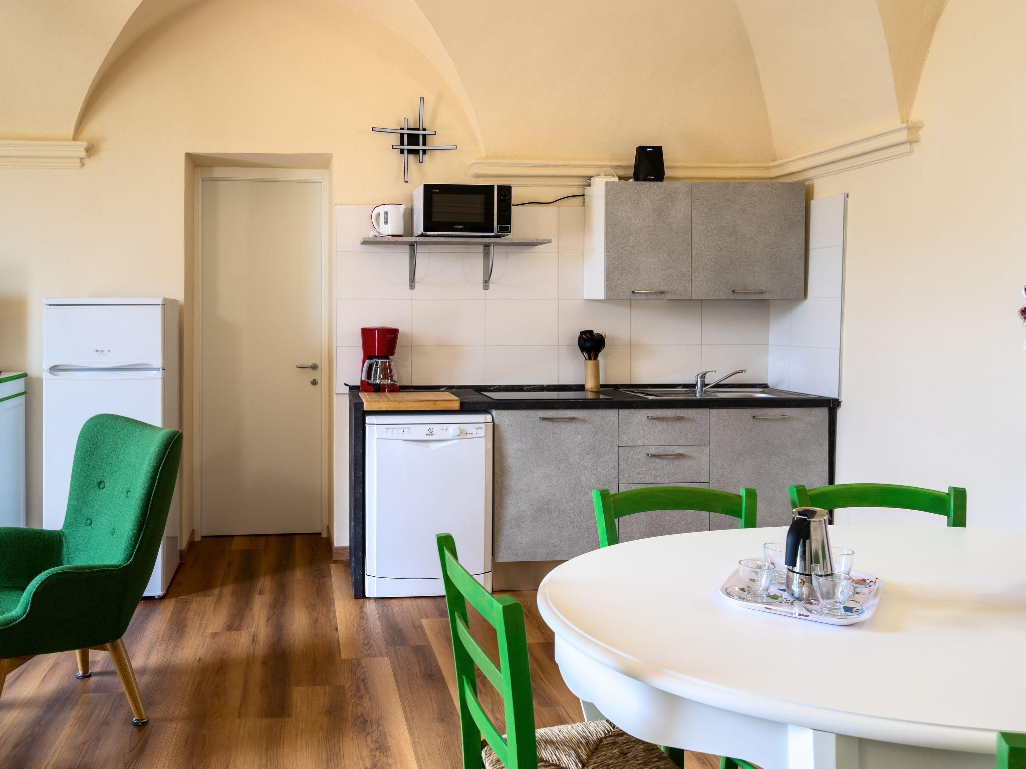 Foto 10 - Appartamento con 2 camere da letto a Porto Valtravaglia con terrazza e vista sulle montagne