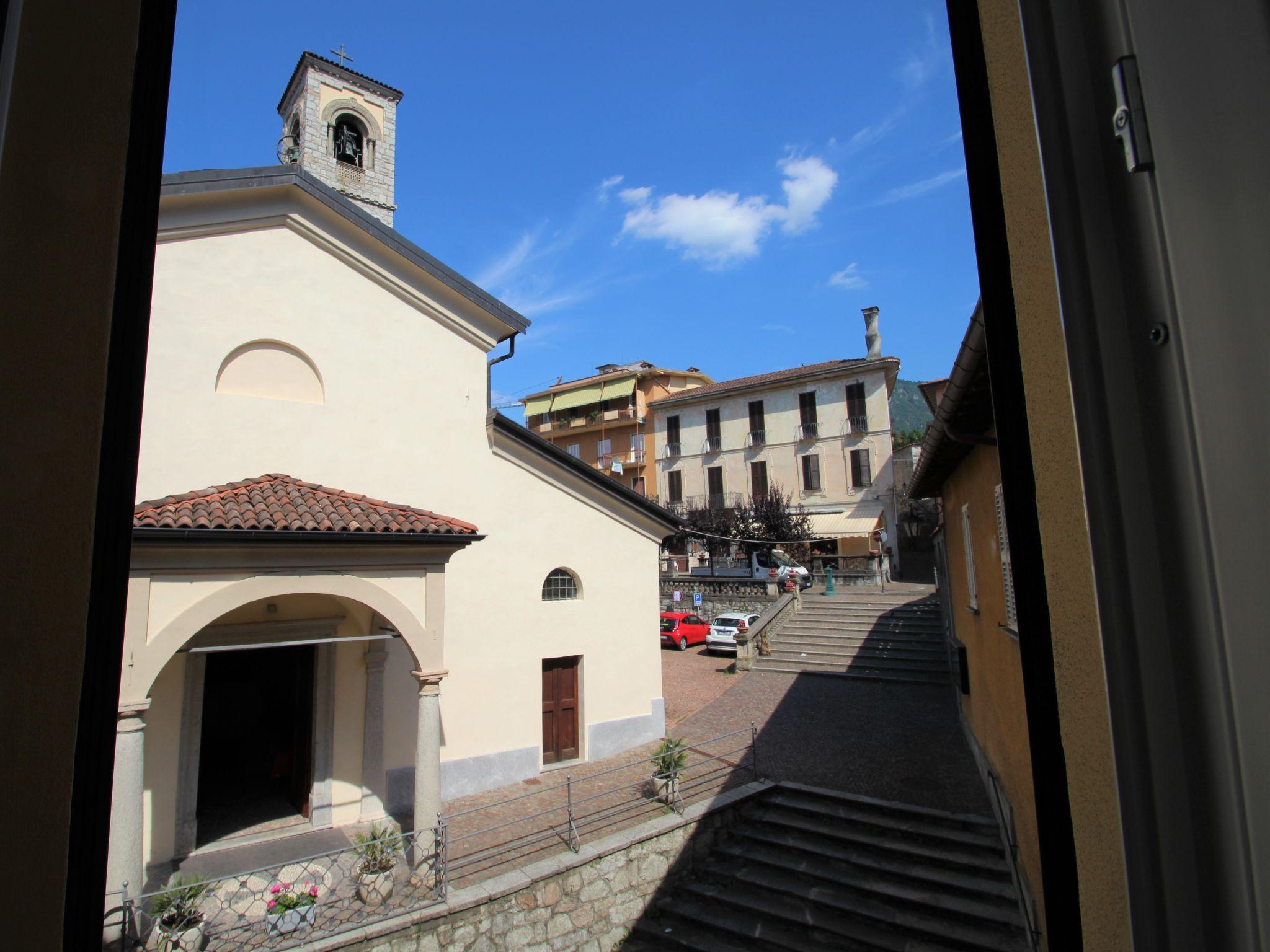 Foto 18 - Appartamento con 2 camere da letto a Porto Valtravaglia con terrazza e vista sulle montagne