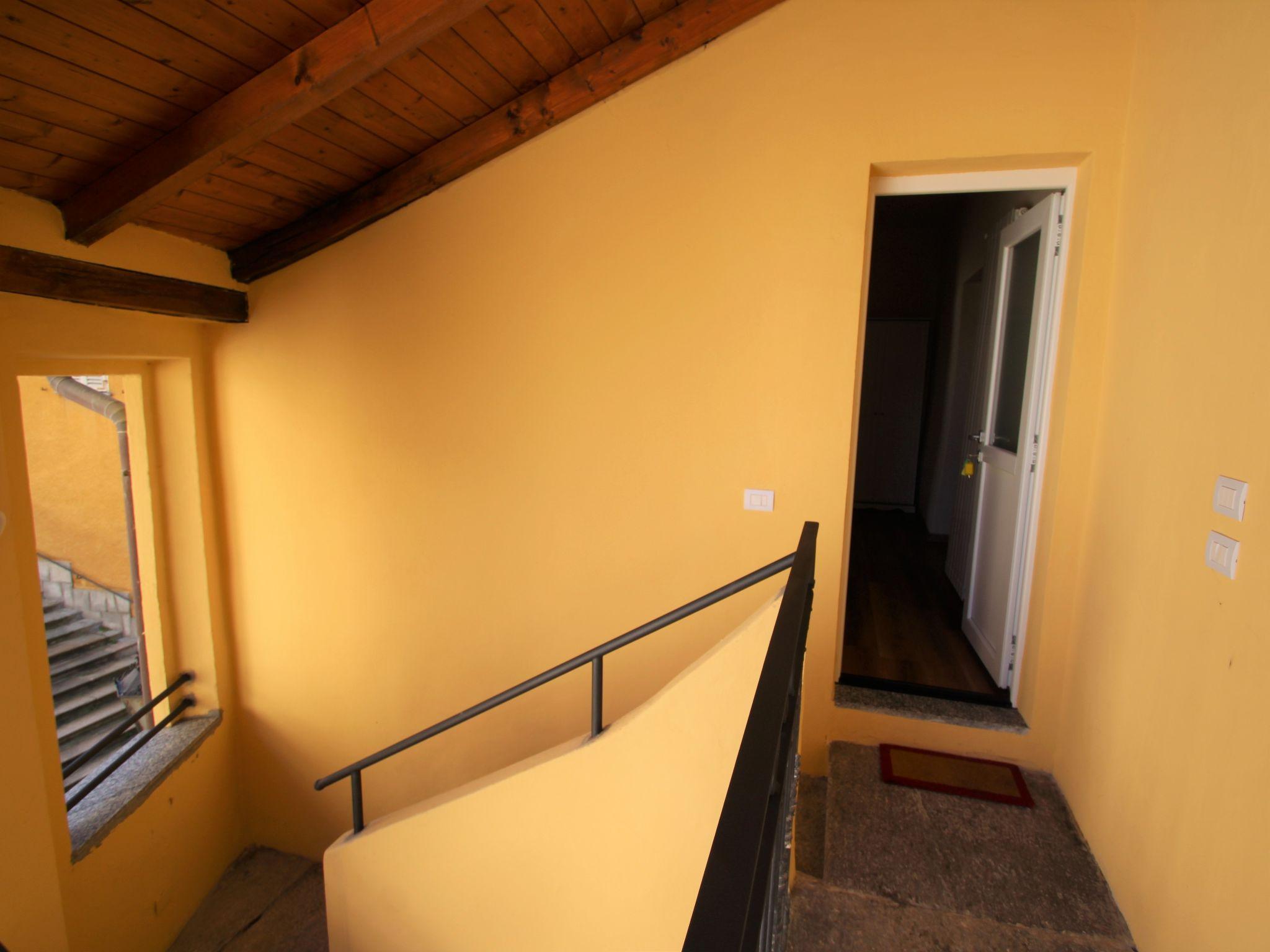 Foto 30 - Apartamento de 2 habitaciones en Porto Valtravaglia con terraza y vistas a la montaña