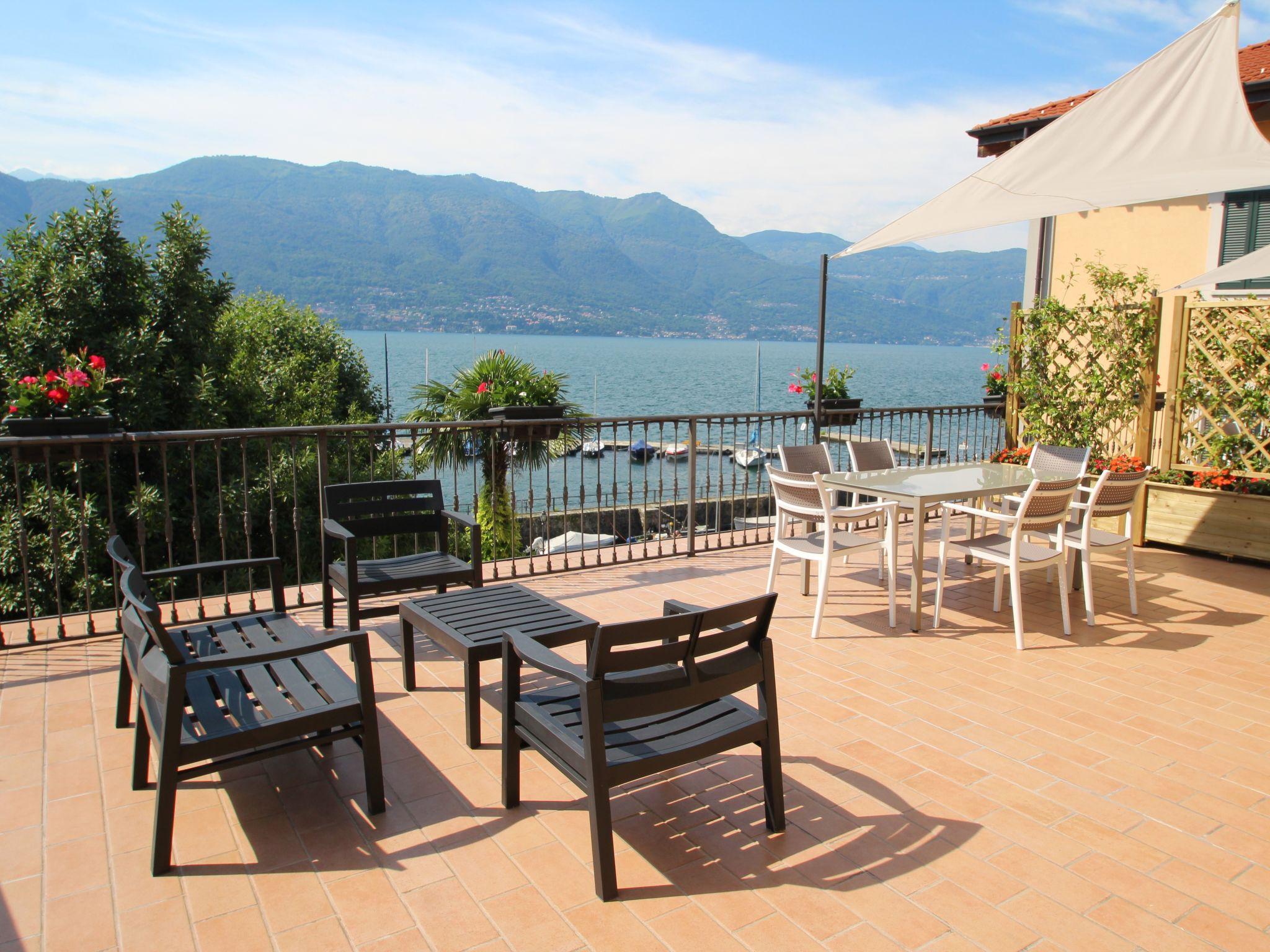 Foto 4 - Apartment mit 2 Schlafzimmern in Porto Valtravaglia mit terrasse und blick auf die berge