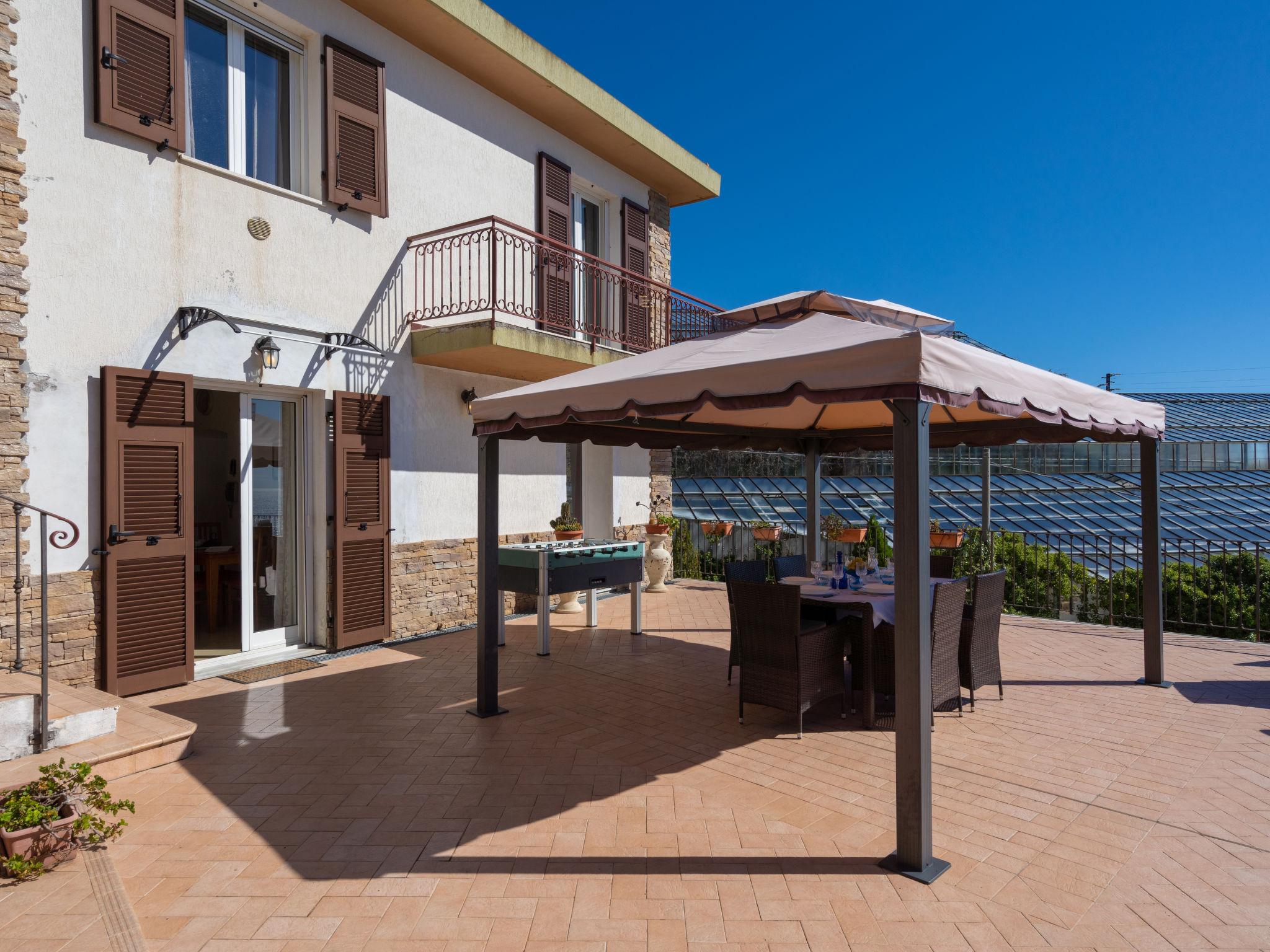 Foto 8 - Appartamento con 3 camere da letto a Sanremo con giardino e vista mare