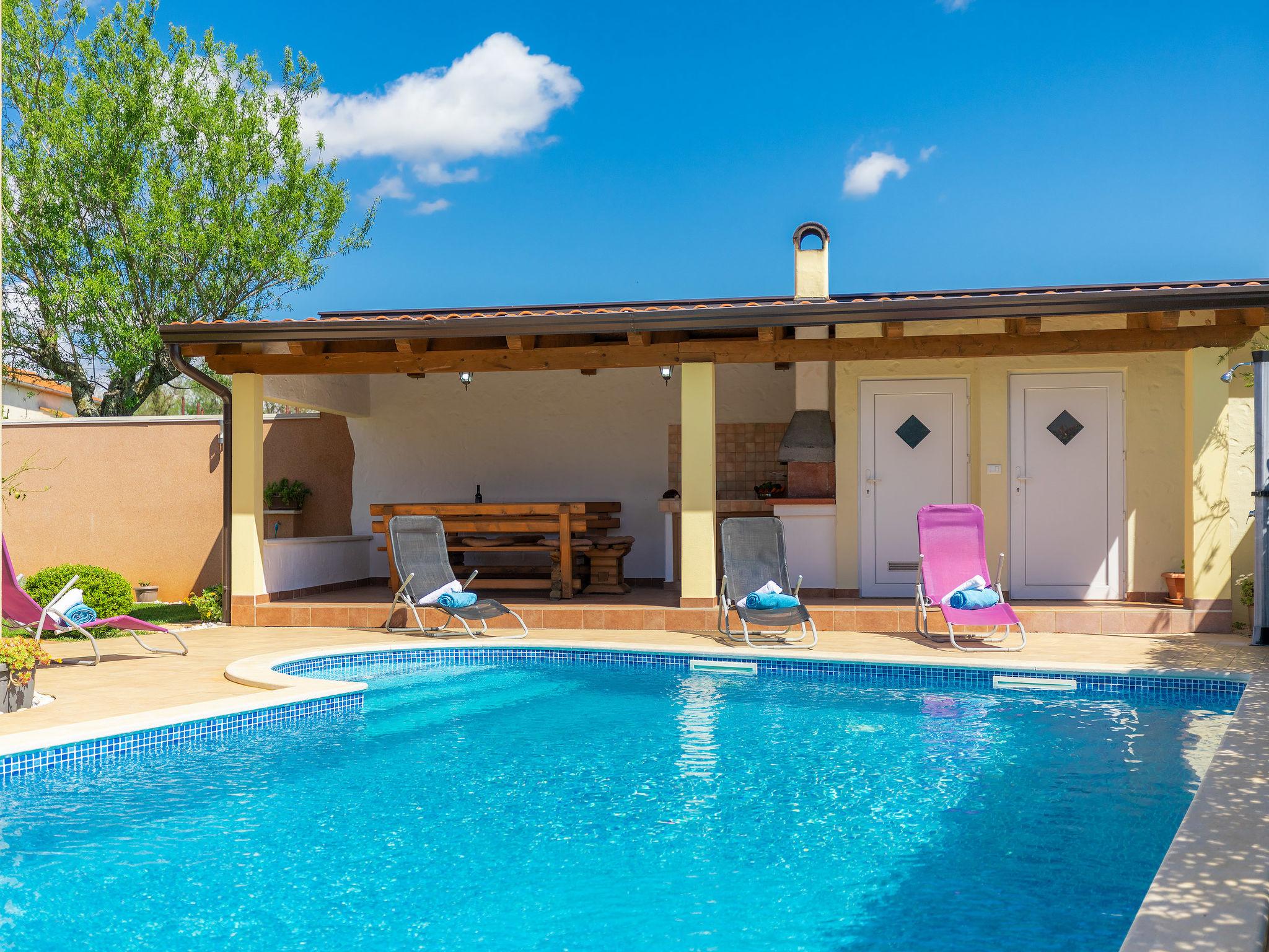 Photo 15 - Maison de 3 chambres à Marčana avec piscine privée et jardin