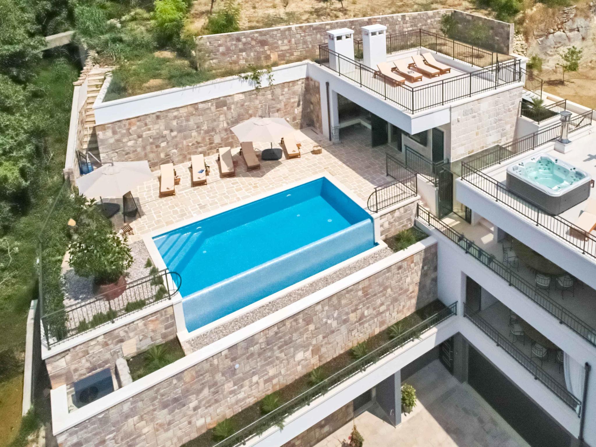 Foto 36 - Casa con 6 camere da letto a Dugi Rat con piscina privata e vista mare