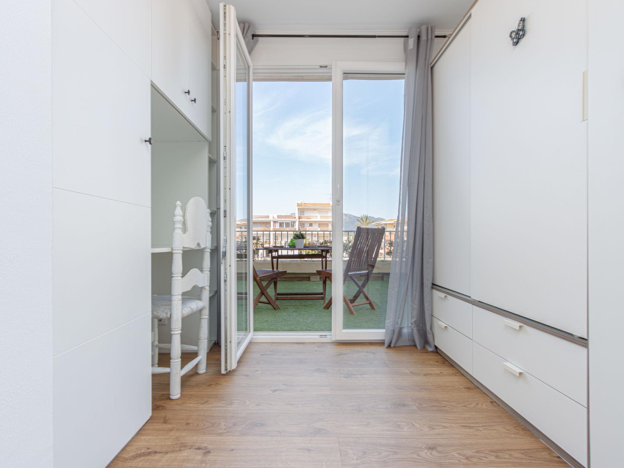 Photo 14 - Appartement de 2 chambres à Castelló d'Empúries avec terrasse et vues à la mer