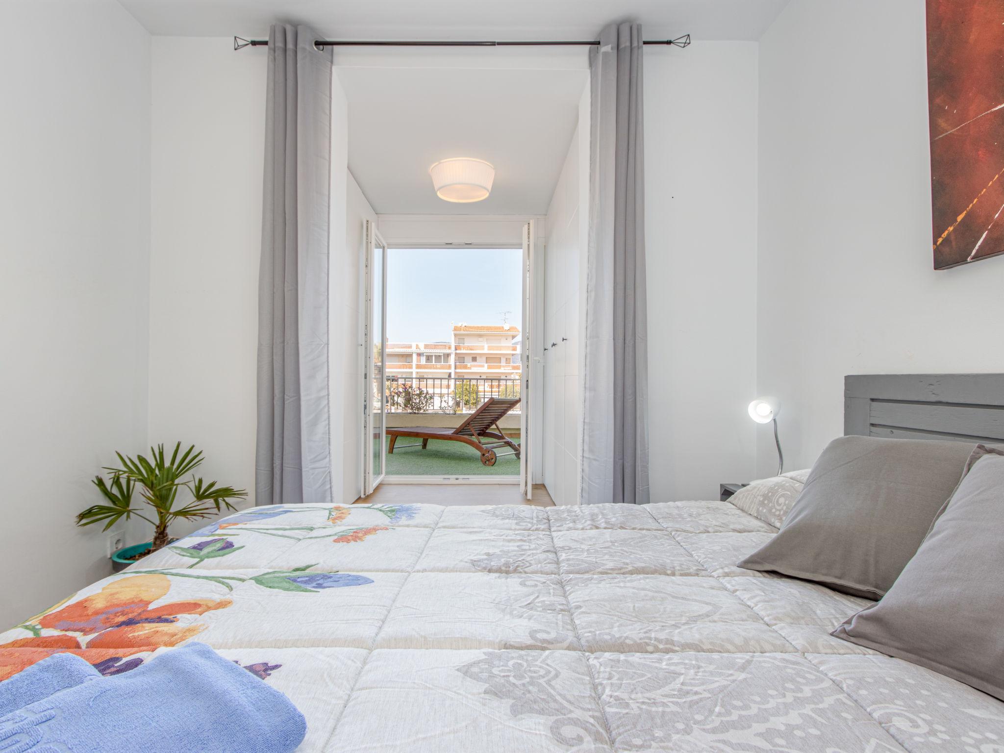 Photo 12 - Appartement de 2 chambres à Castelló d'Empúries avec terrasse et vues à la mer